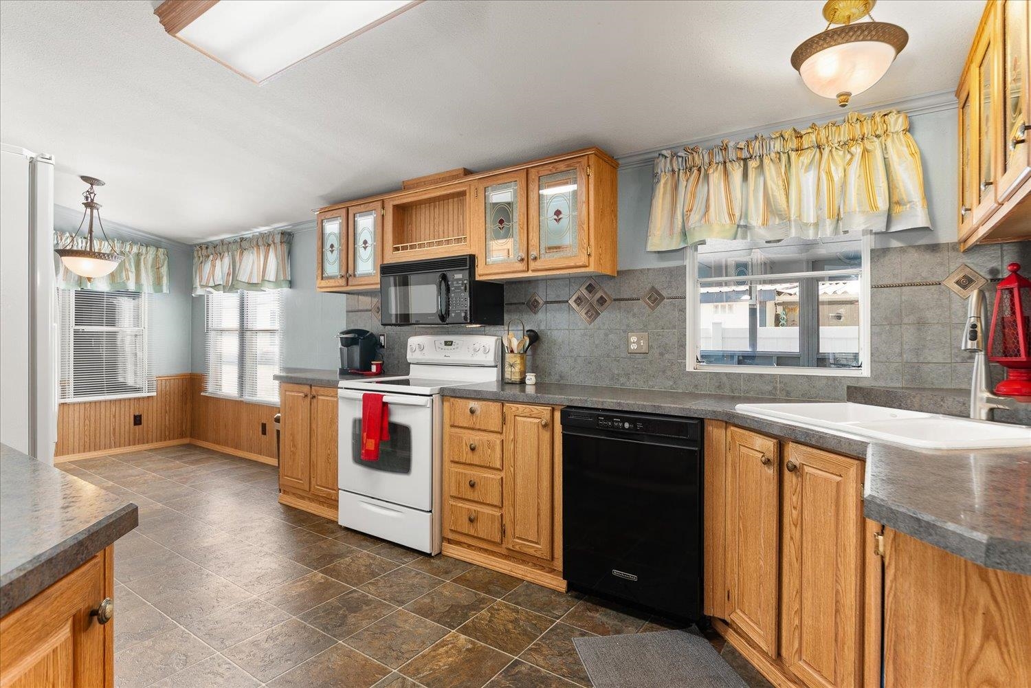 19029 E Boone Ave - Photo 16