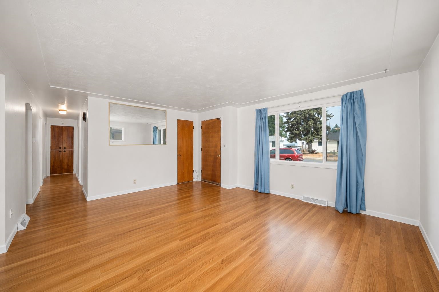 1654 E Columbia Ave - Photo 2