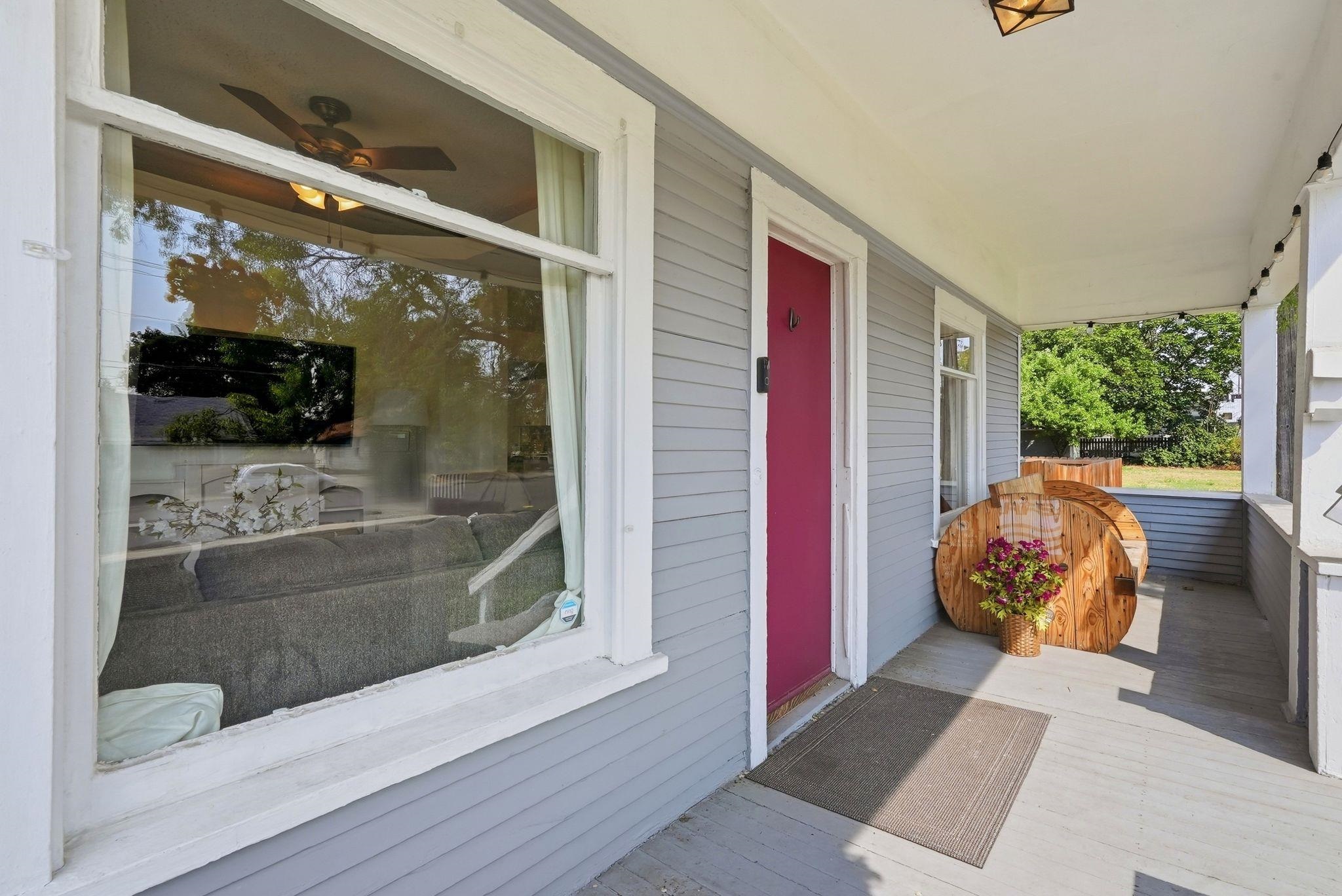 2727 N Crestline St - Photo 4