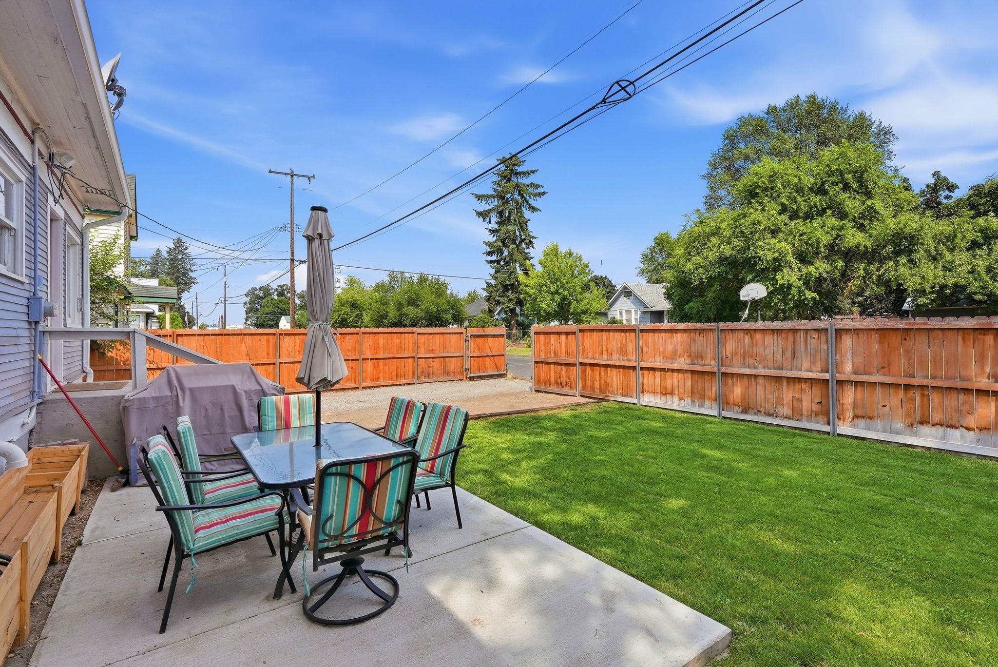2727 N Crestline St - Photo 23