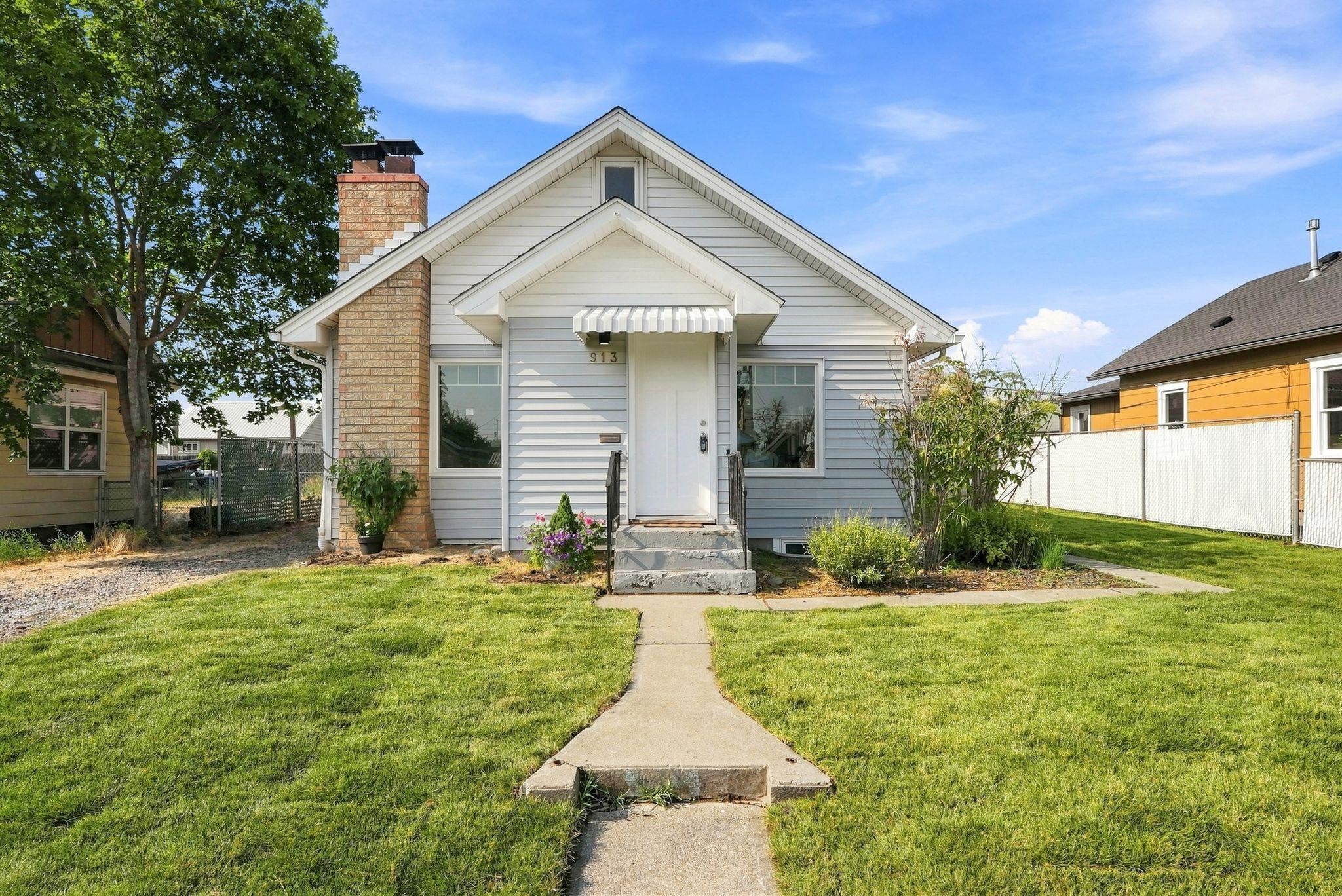 913 E Longfellow Ave - Photo 1