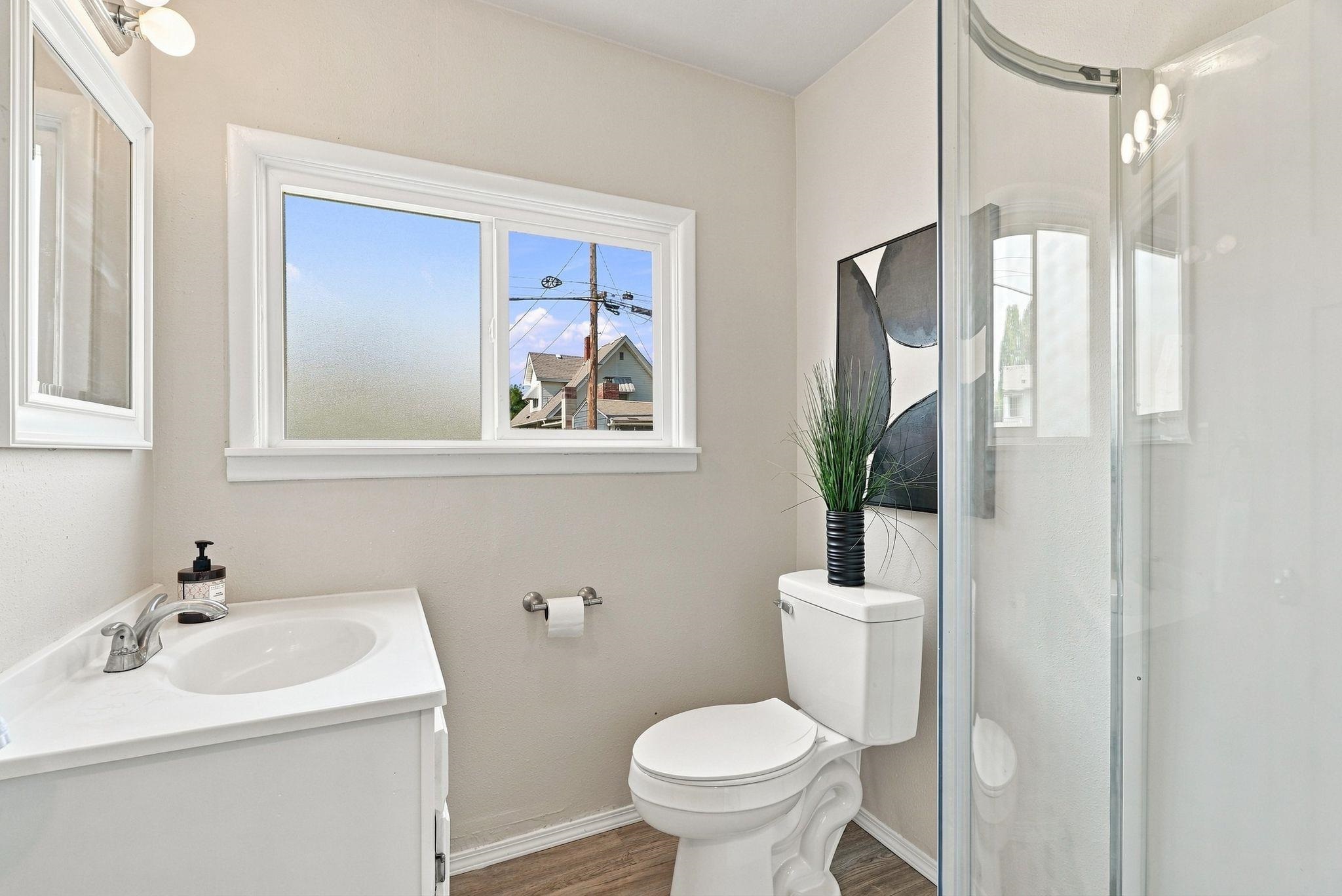 913 E Longfellow Ave - Photo 16