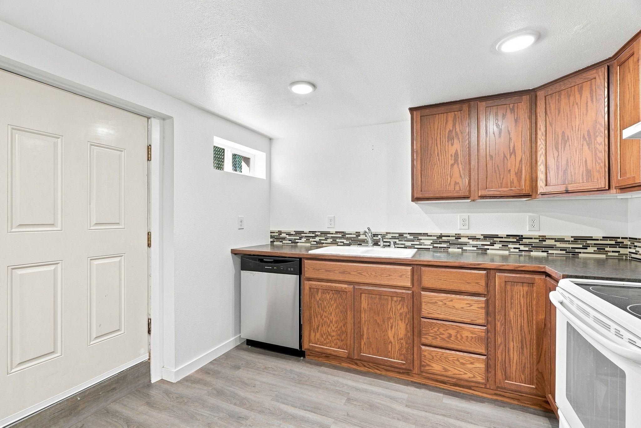 913 E Longfellow Ave - Photo 30