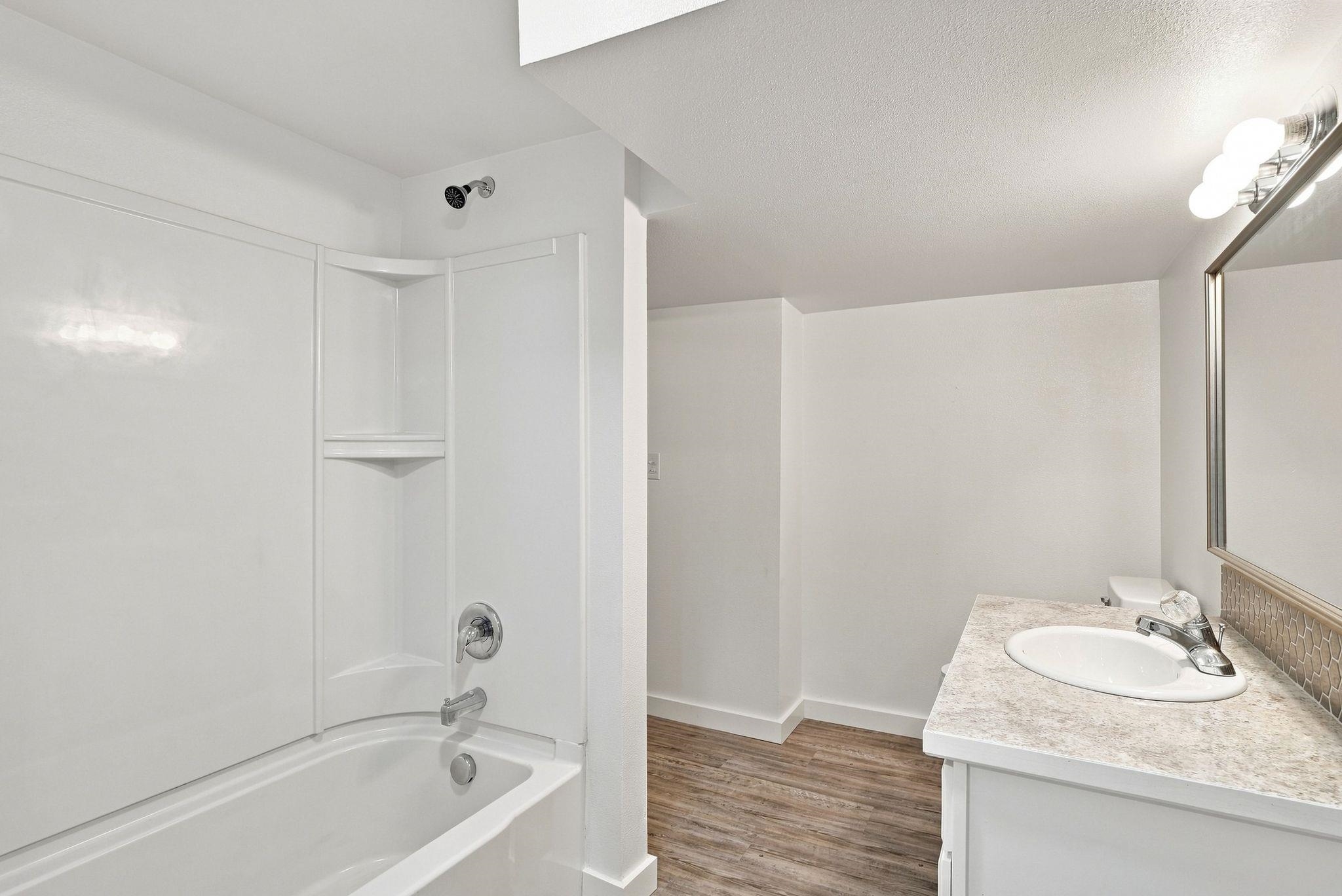 913 E Longfellow Ave - Photo 34