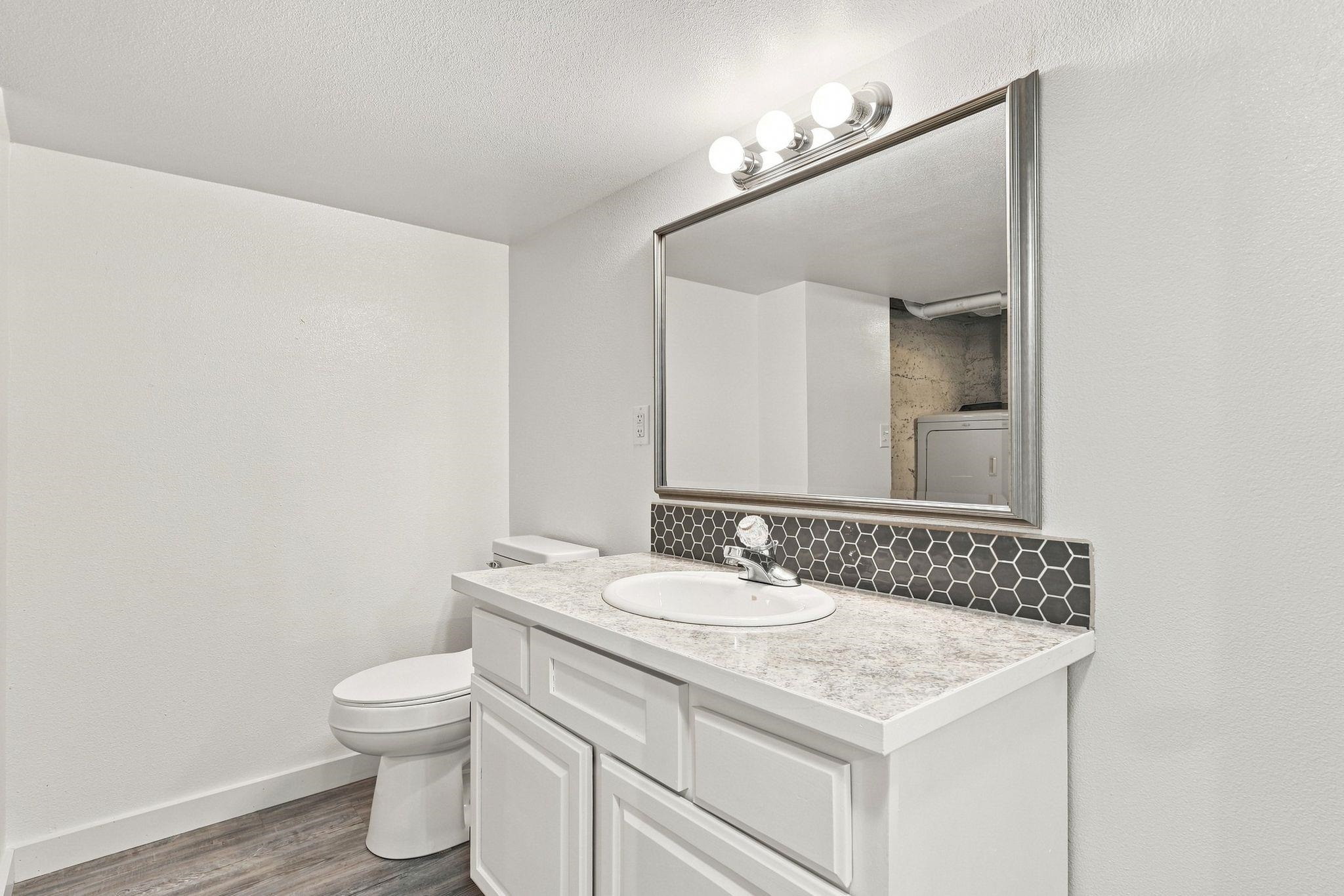 913 E Longfellow Ave - Photo 35