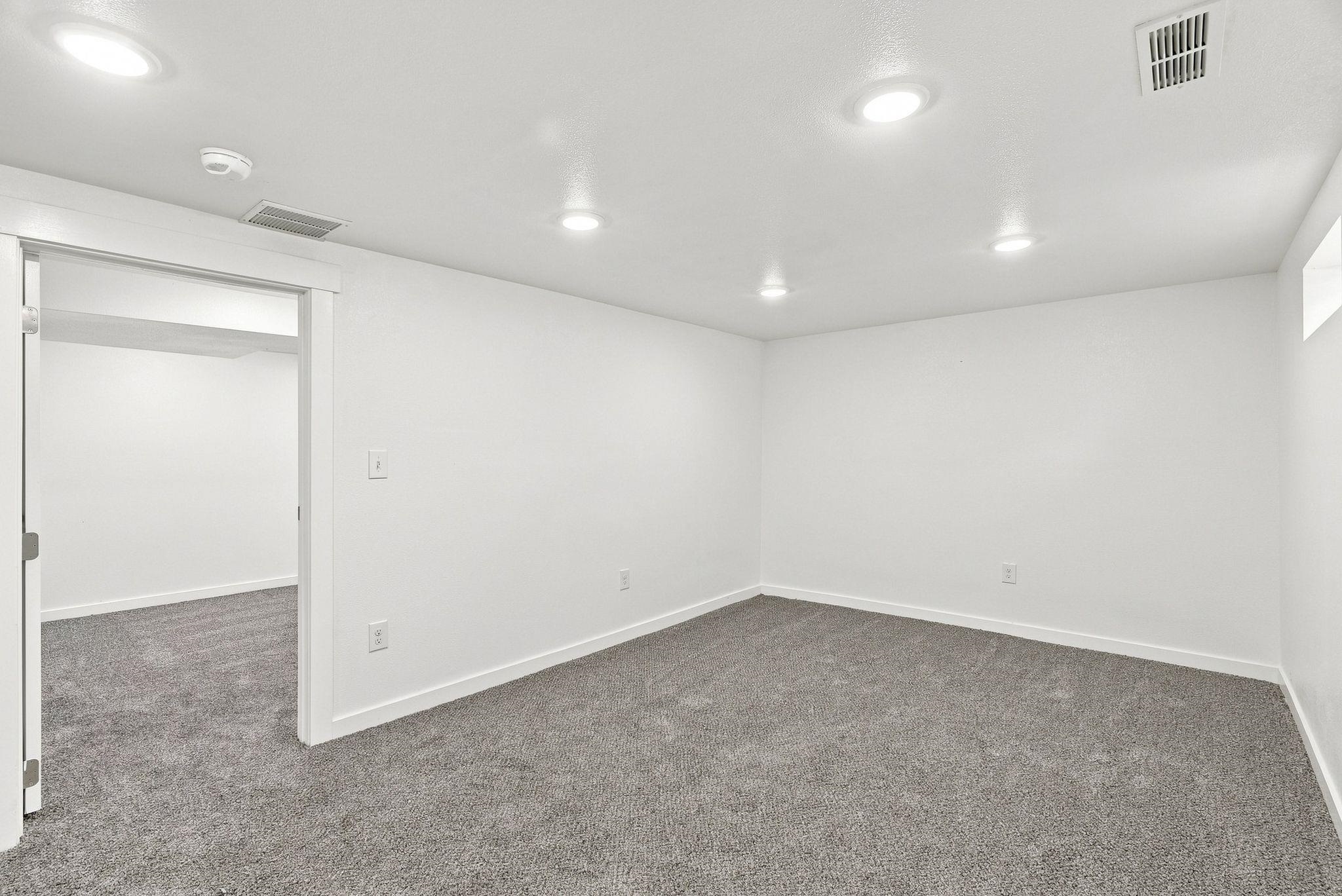 913 E Longfellow Ave - Photo 37