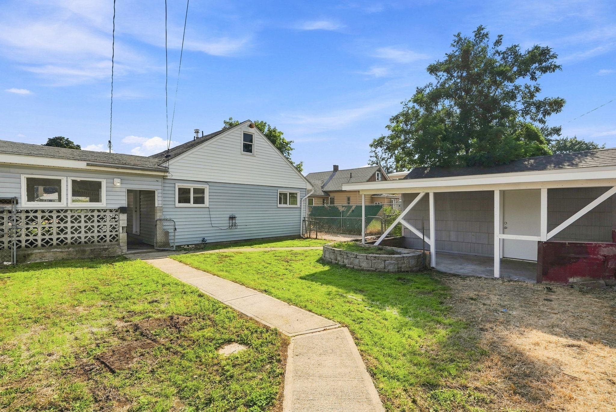 913 E Longfellow Ave - Photo 44