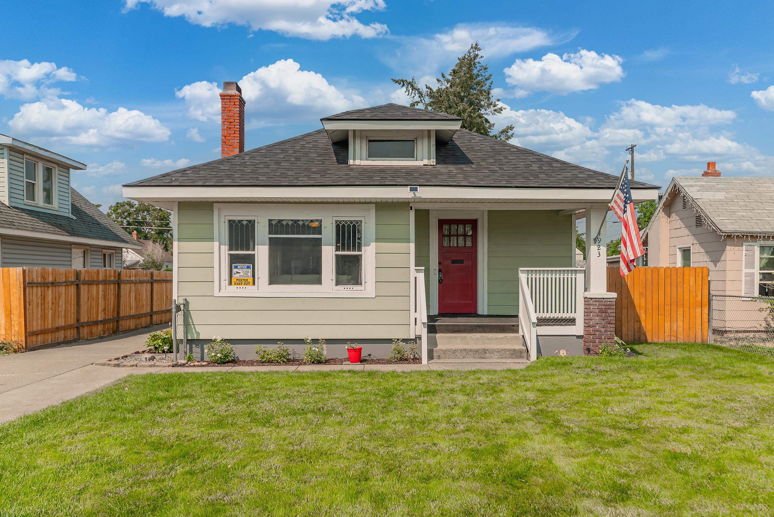 4923 N Crestline St - Photo 1