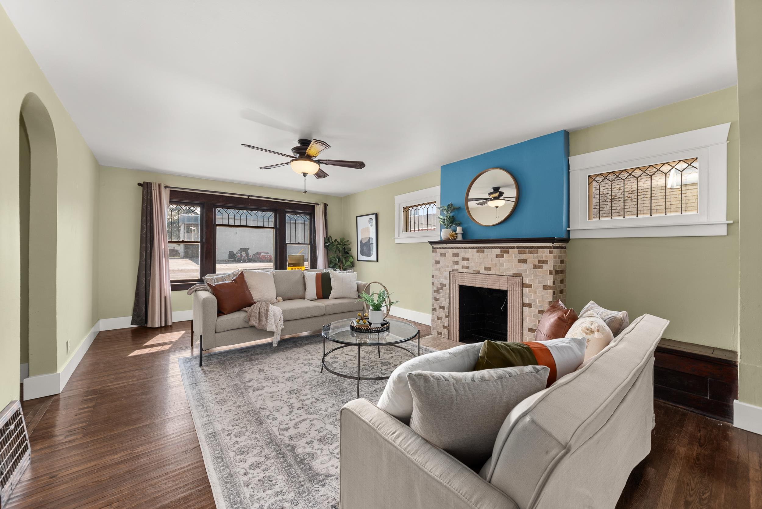 4923 N Crestline St - Photo 2