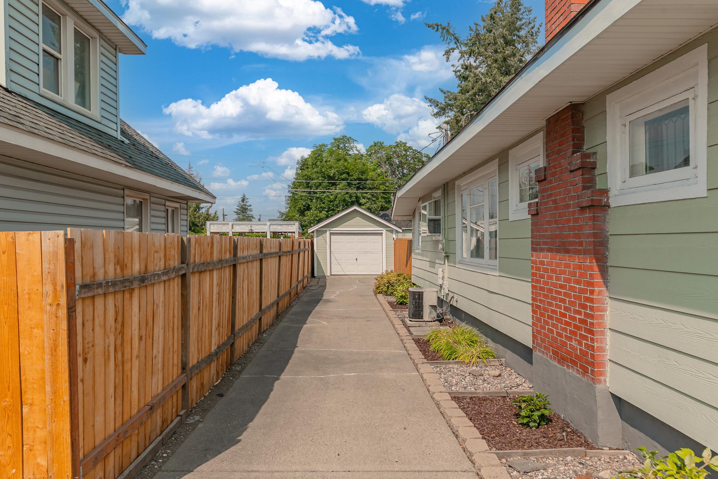 4923 N Crestline St - Photo 15