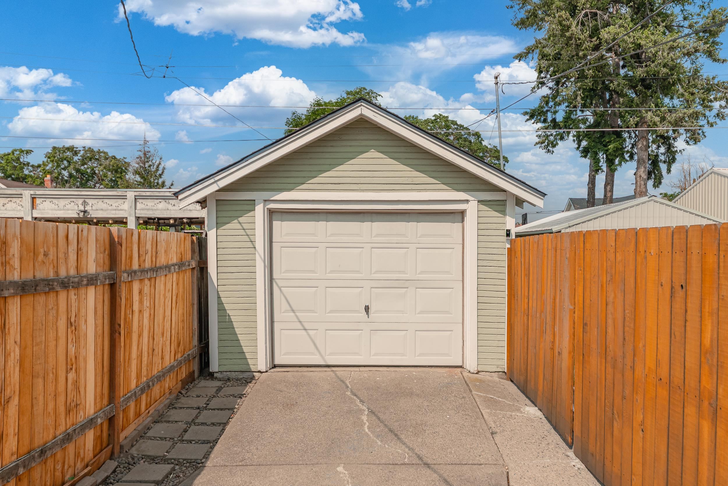 4923 N Crestline St - Photo 16