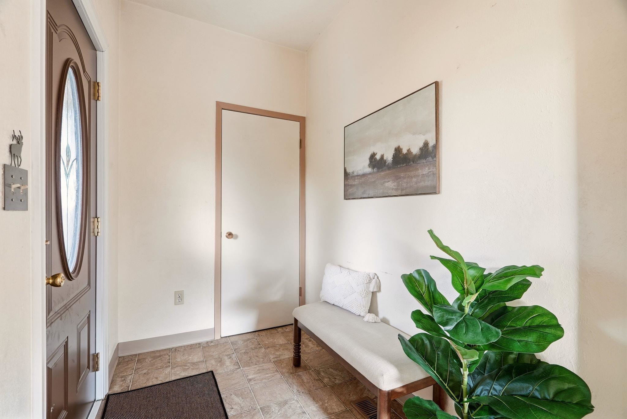 817 E Wabash Ave - Photo 3