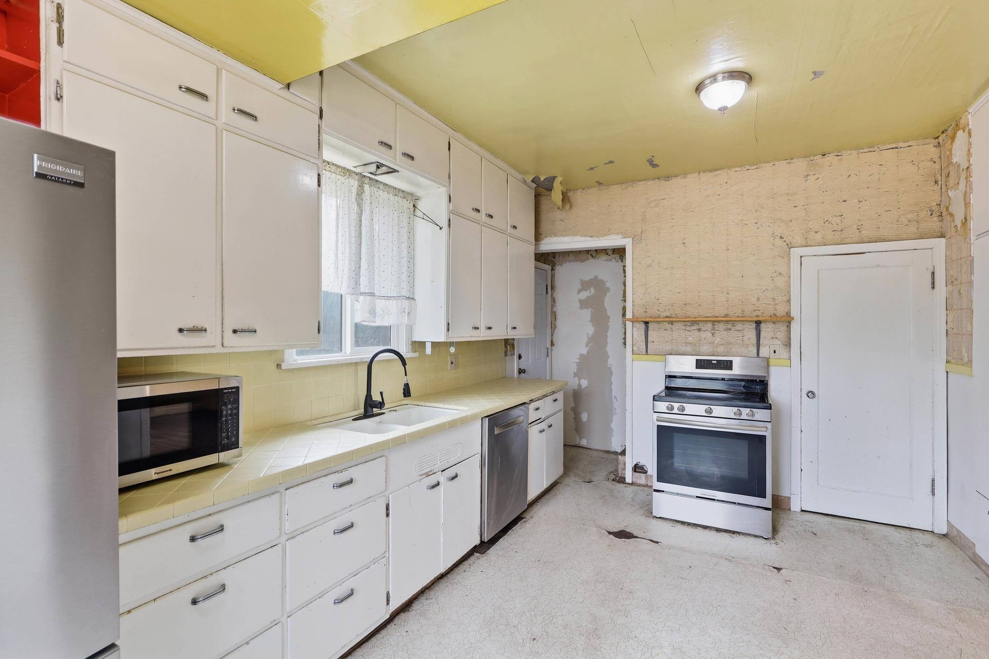 619 S Ralph St - Photo 9