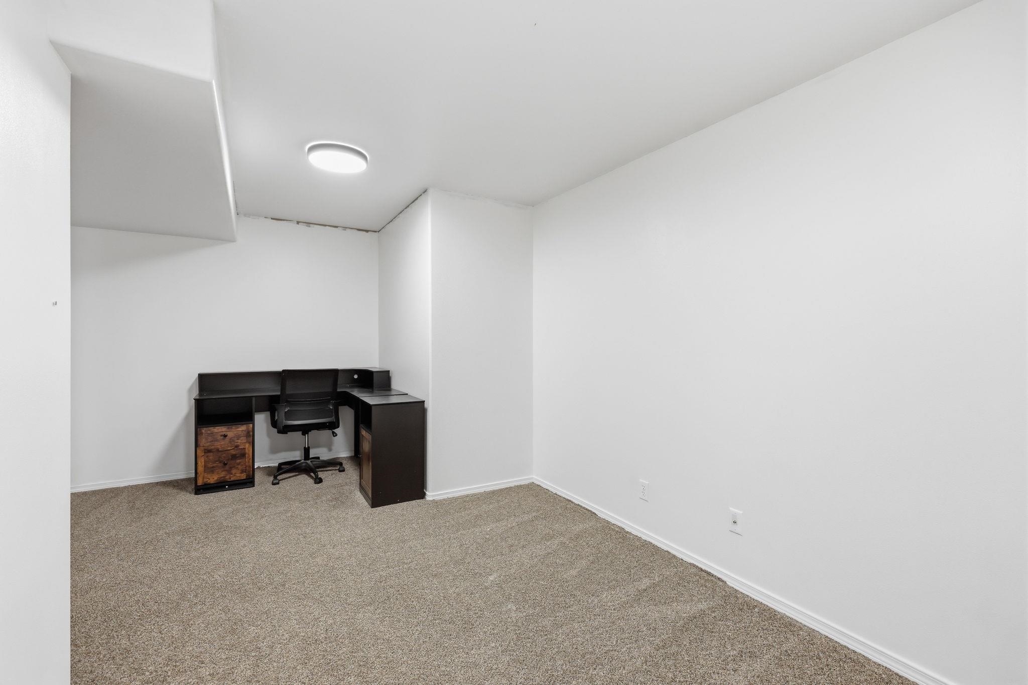 19512 E Knox Ave - Photo 31