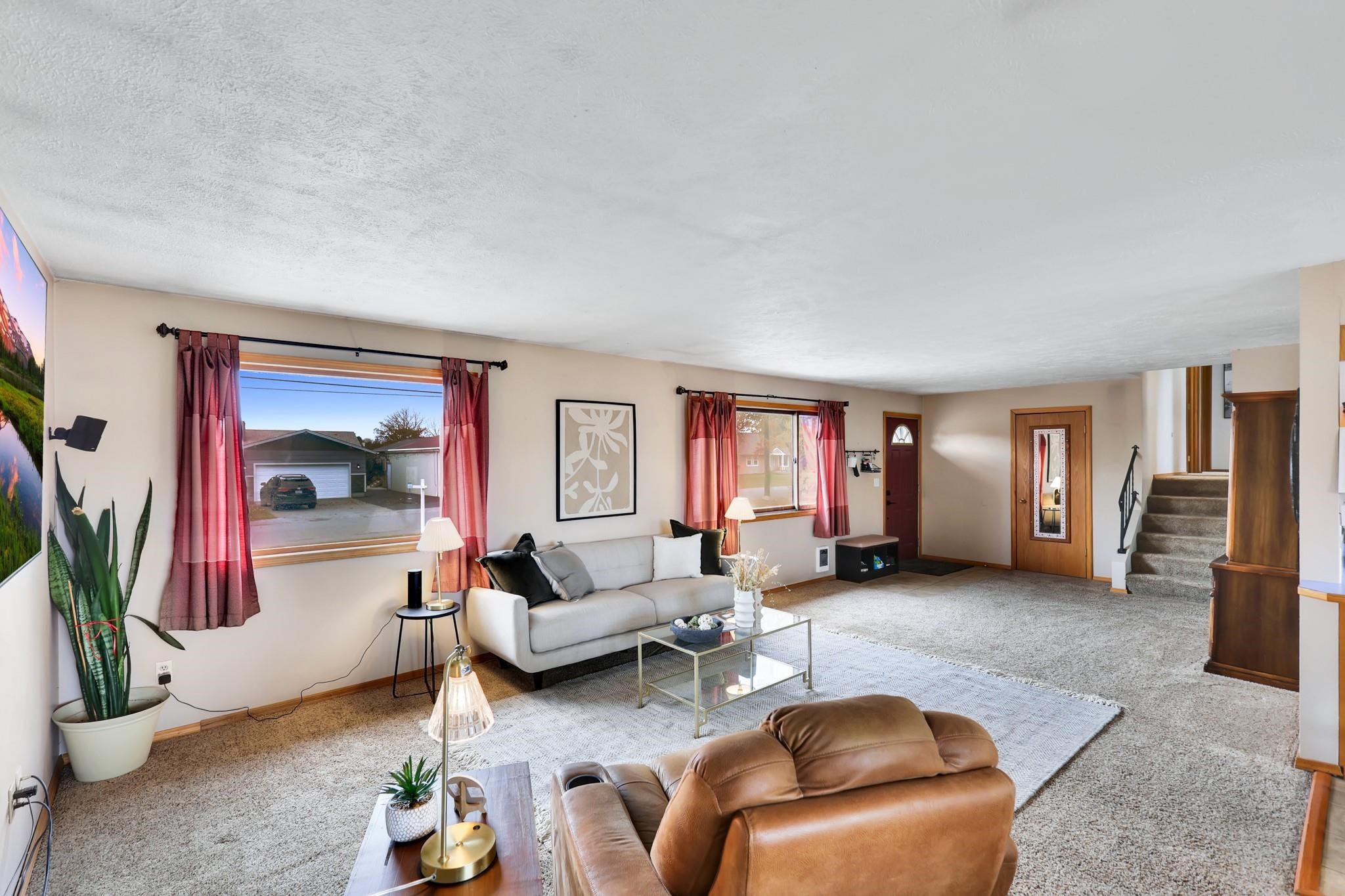 1322 N Mamer Rd - Photo 2