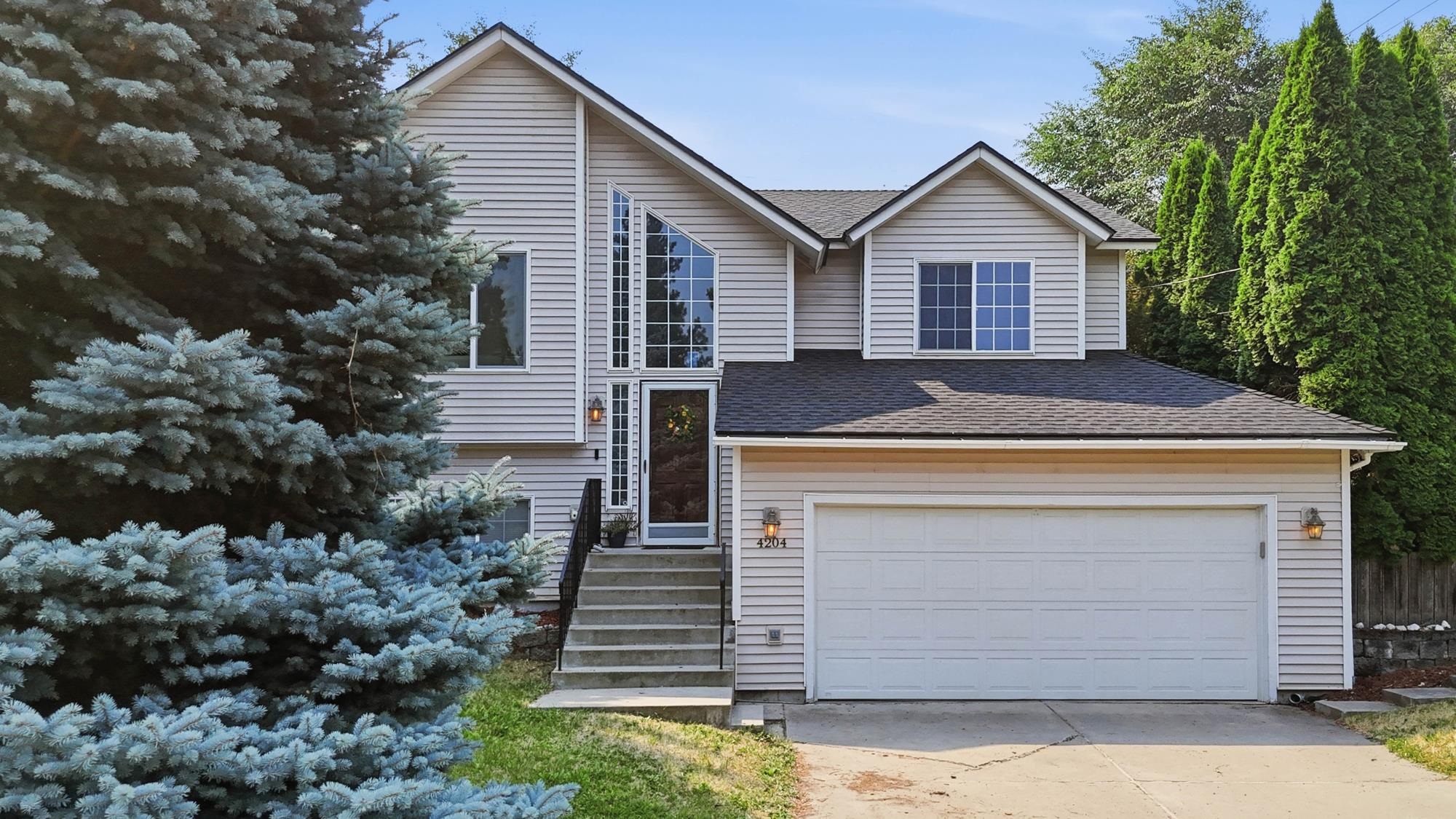 4204 E 13th Ave - Photo 1