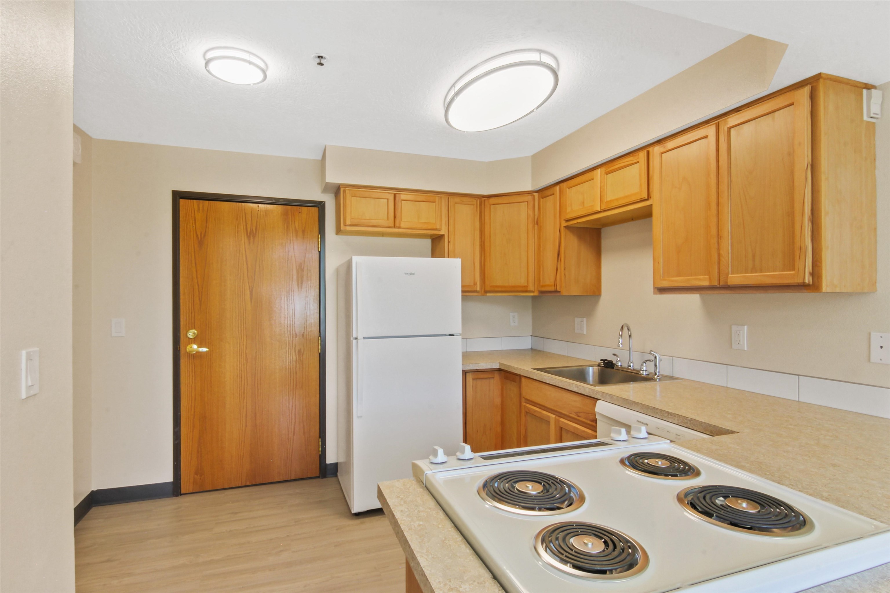 221 E Rockwood Blvd - Photo 4