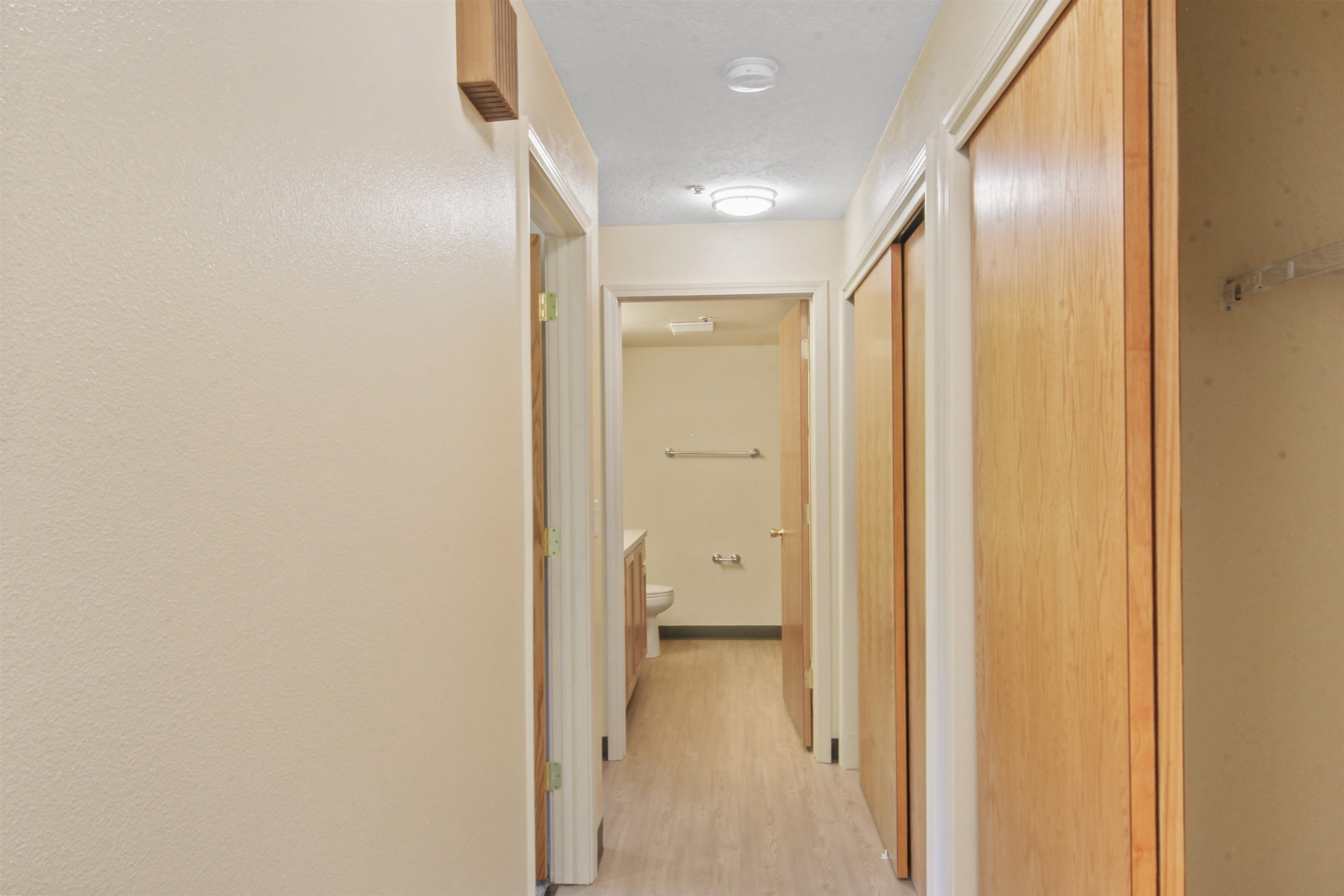 221 E Rockwood Blvd - Photo 7