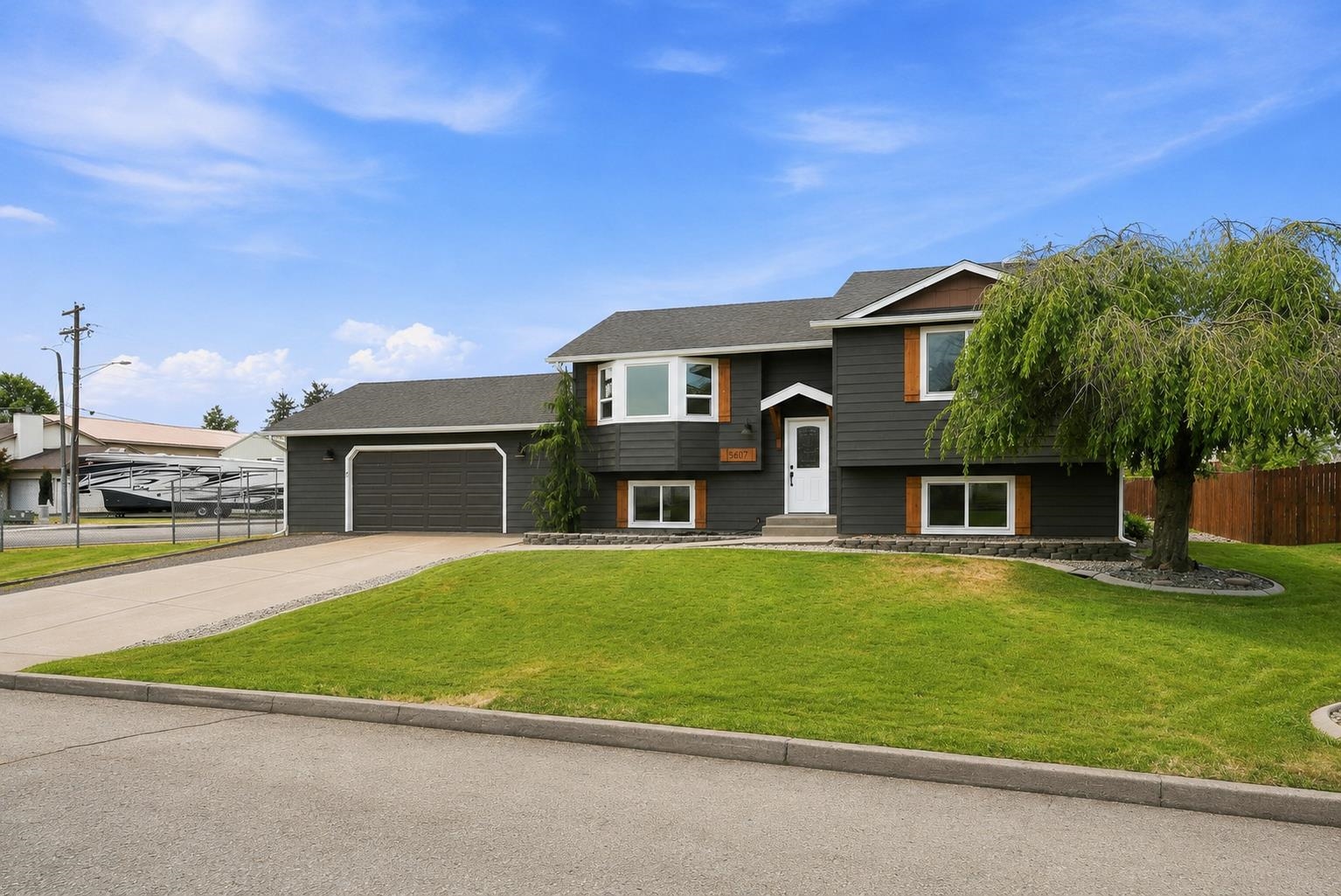 5607 N Malta St - Photo 2