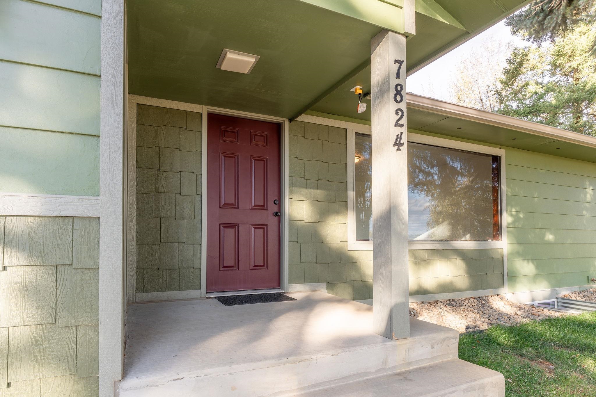 7824 W Dahl Rd - Photo 1
