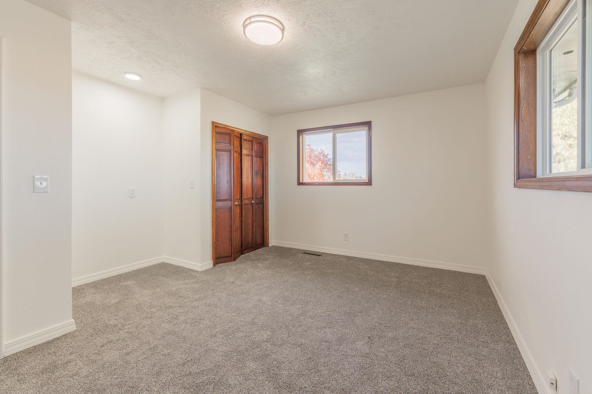 7824 W Dahl Rd - Photo 18