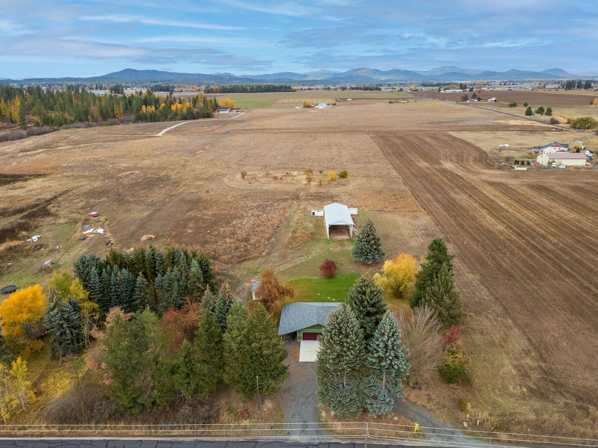 7824 W Dahl Rd - Photo 3