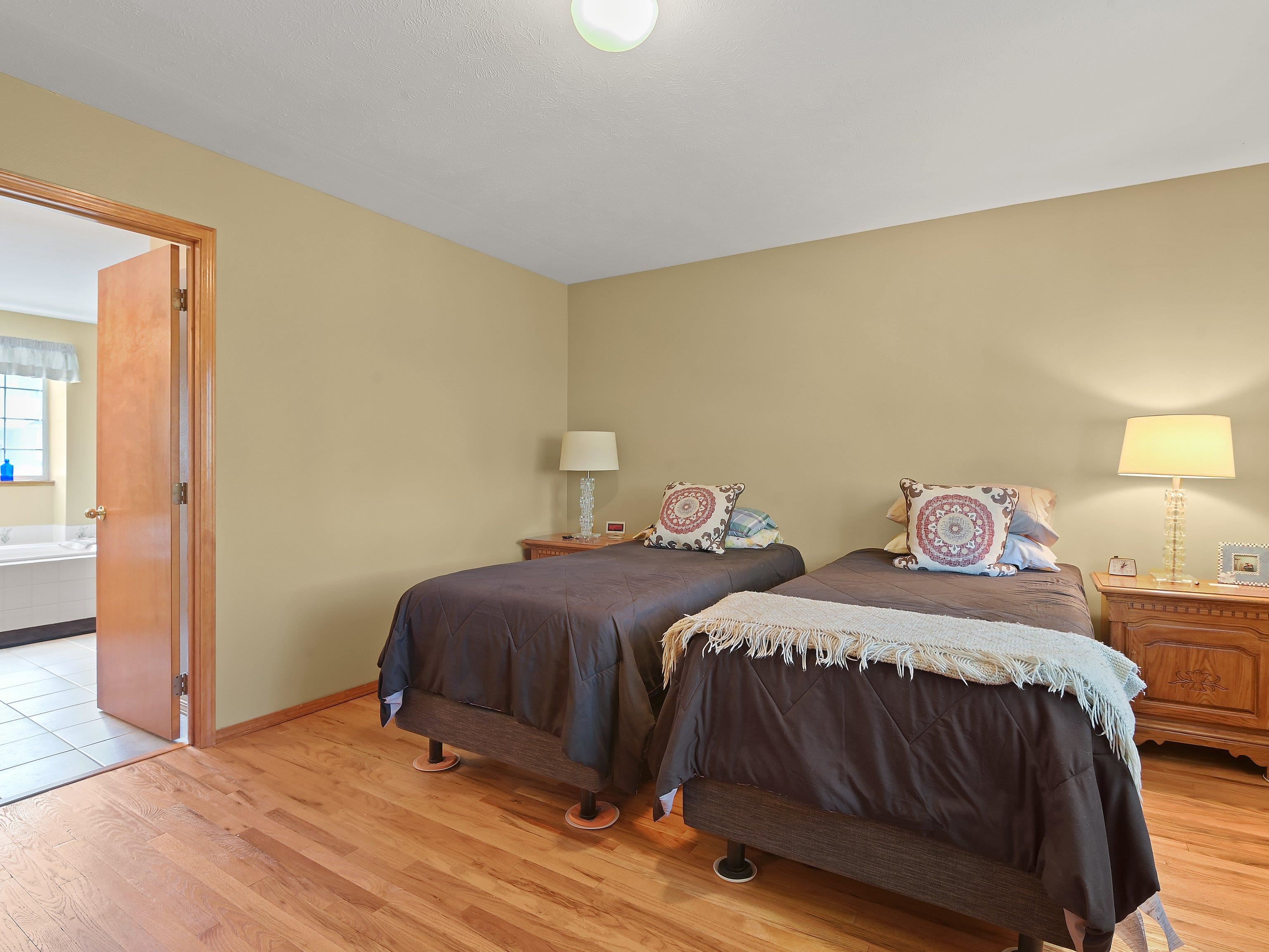 1013 E Harding Dr - Photo 25