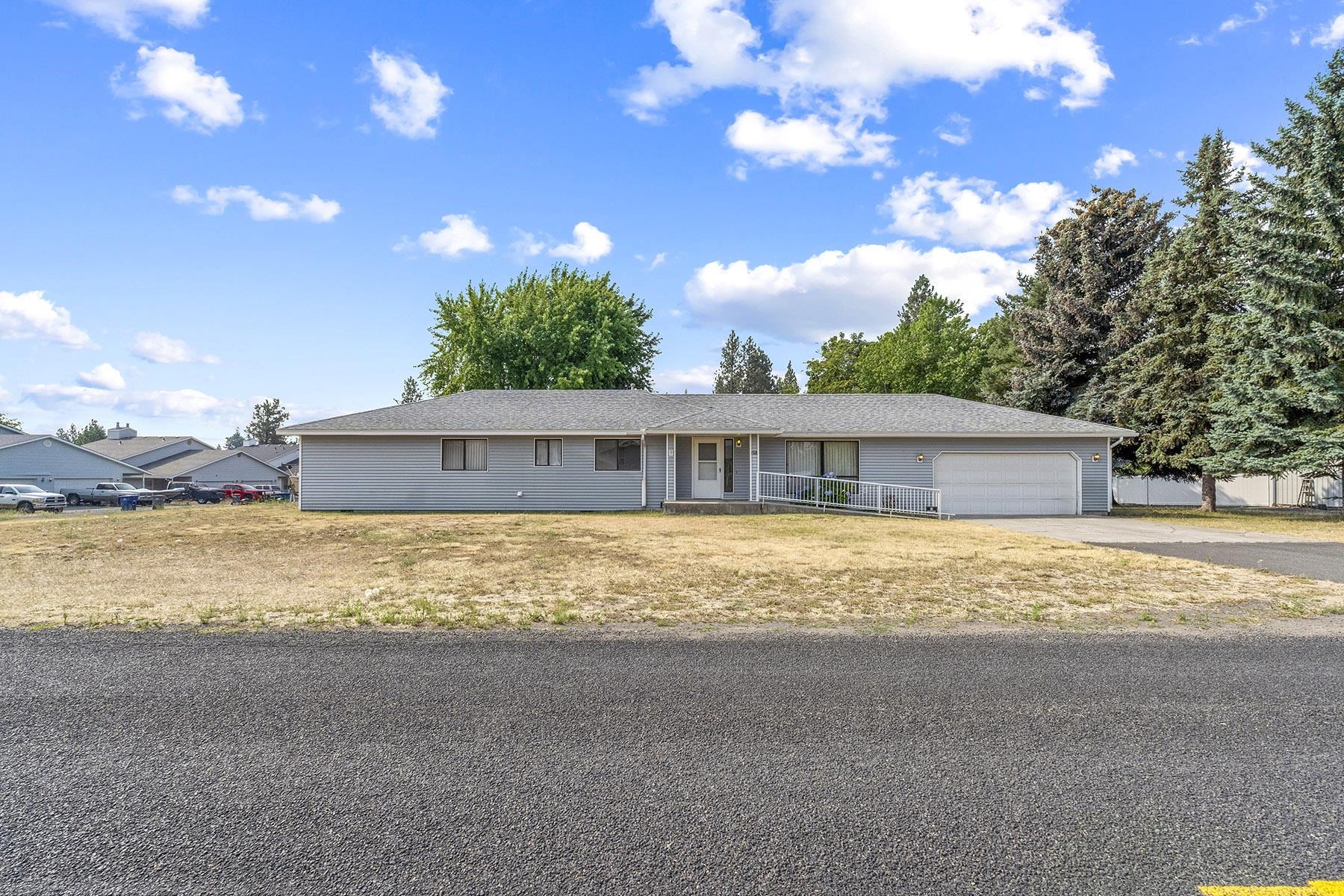 1026 E Barker St - Photo 1