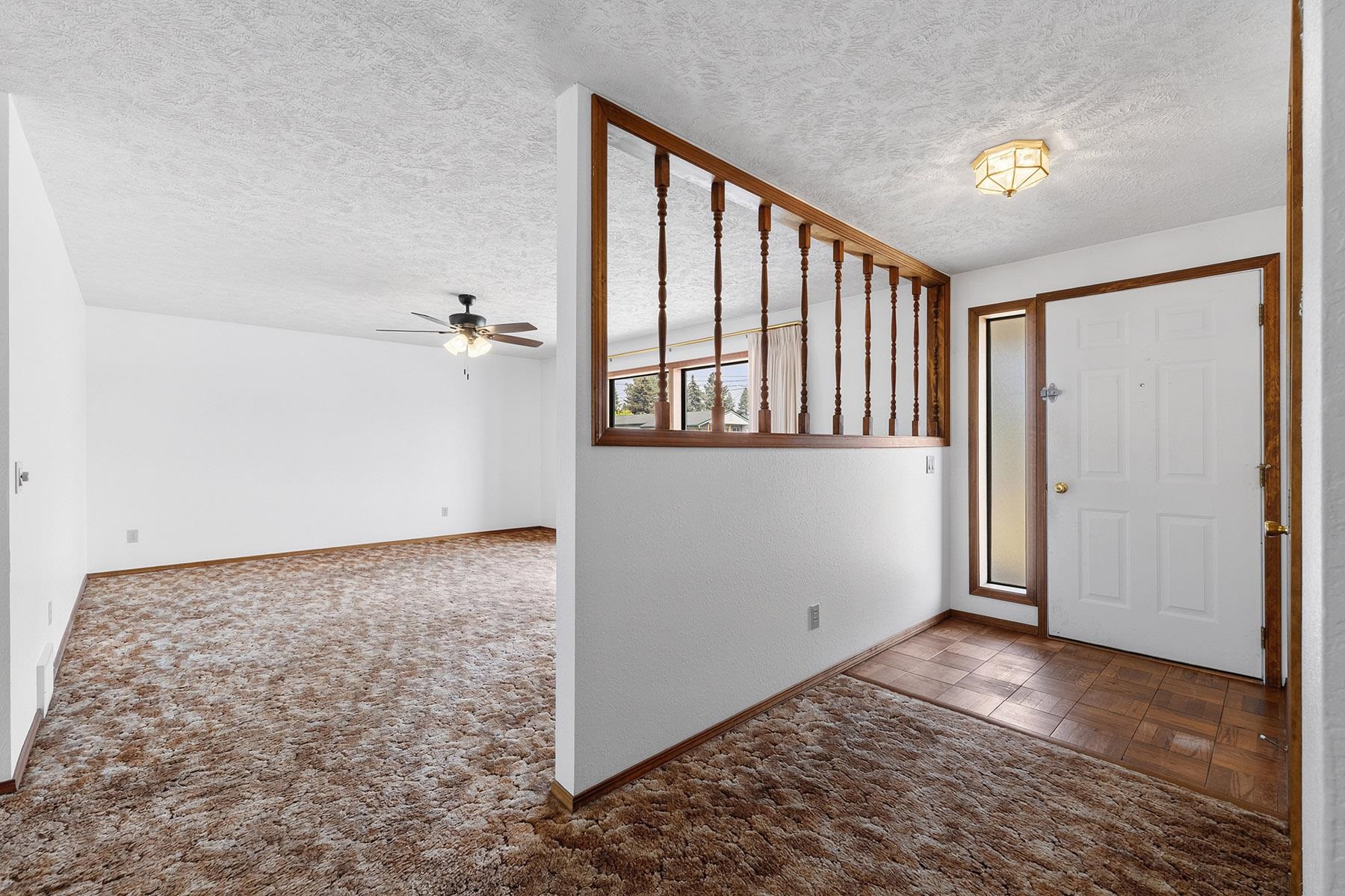 1026 E Barker St - Photo 3