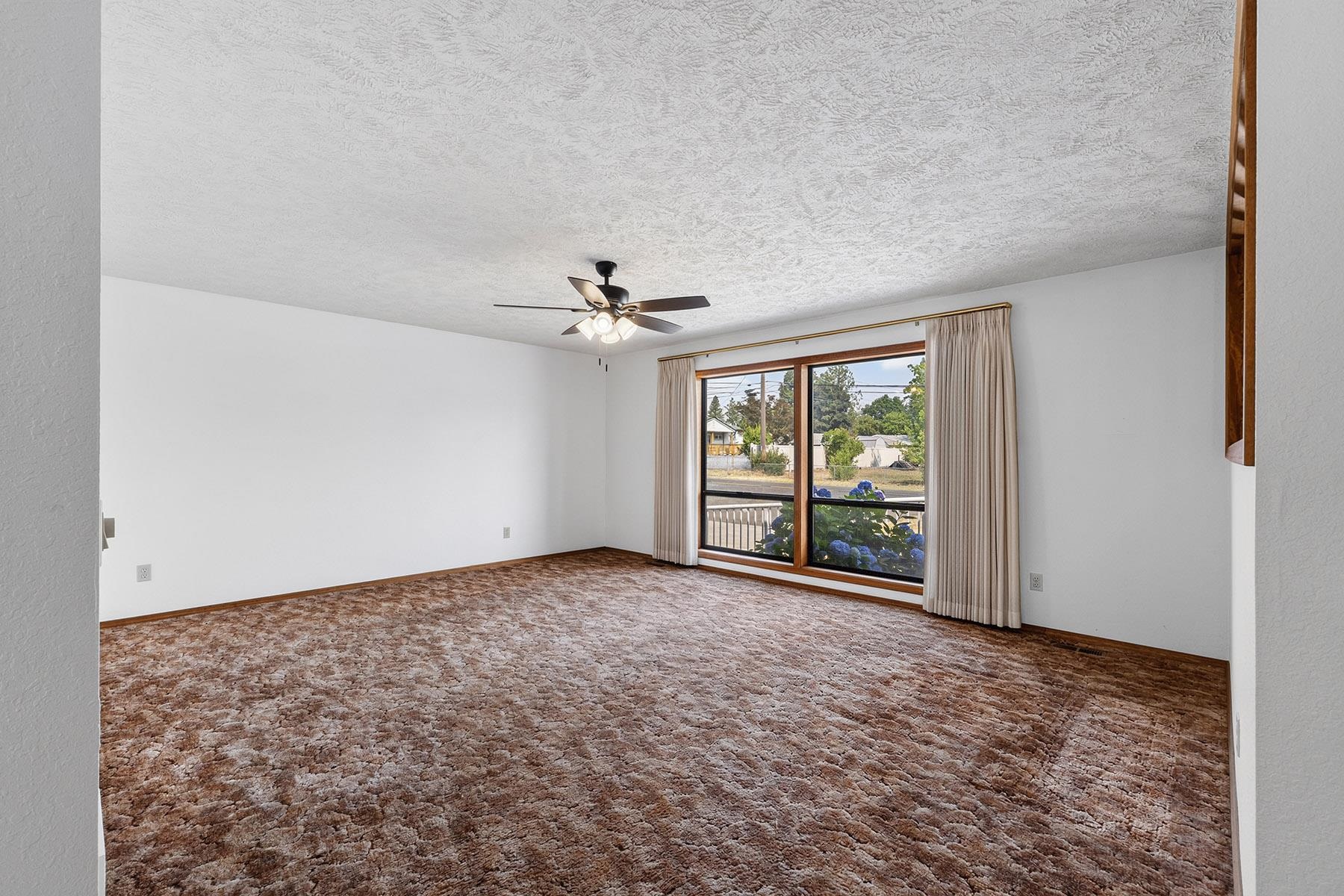 1026 E Barker St - Photo 5