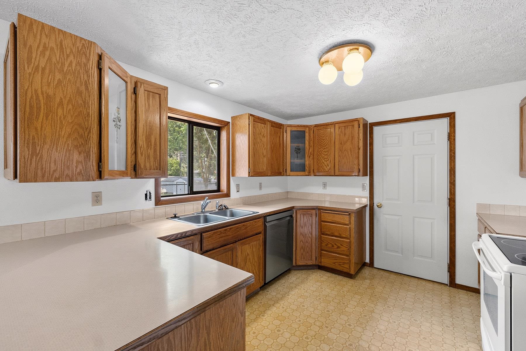 1026 E Barker St - Photo 13