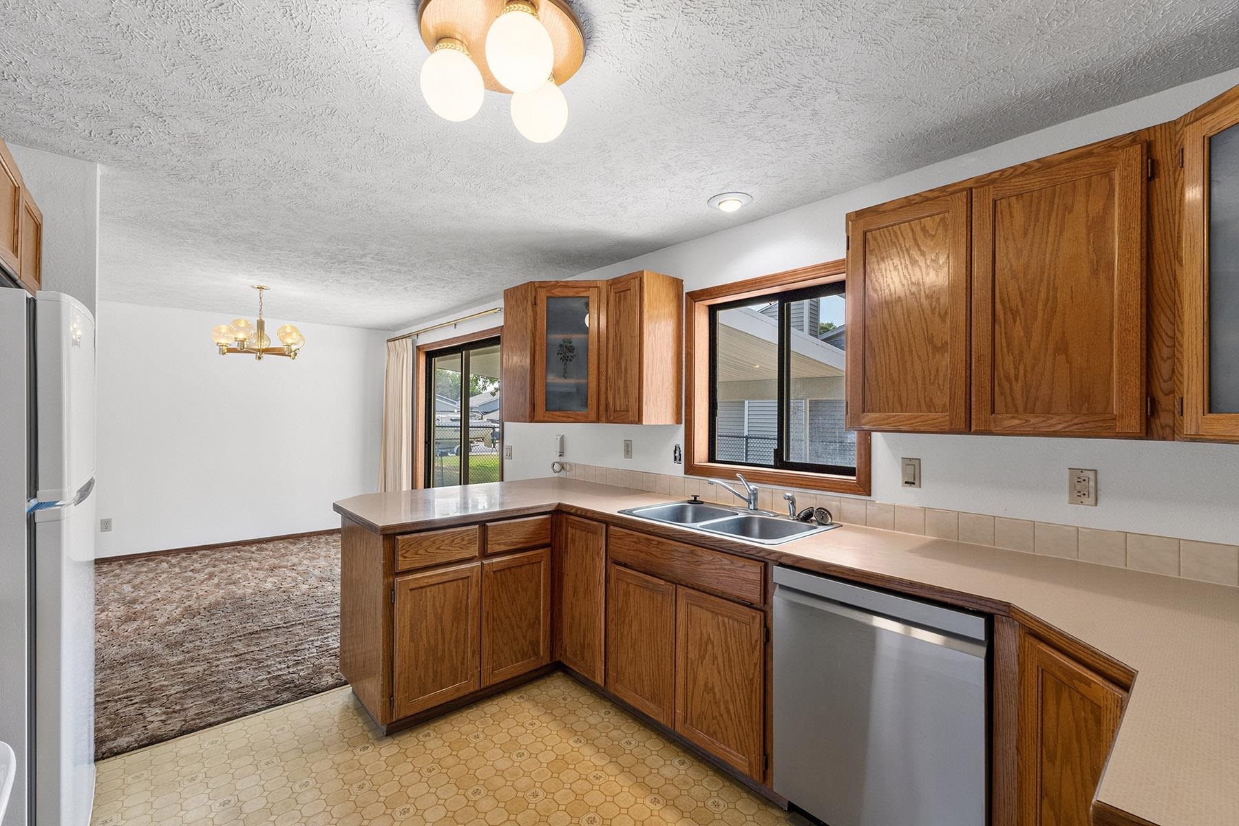 1026 E Barker St - Photo 16