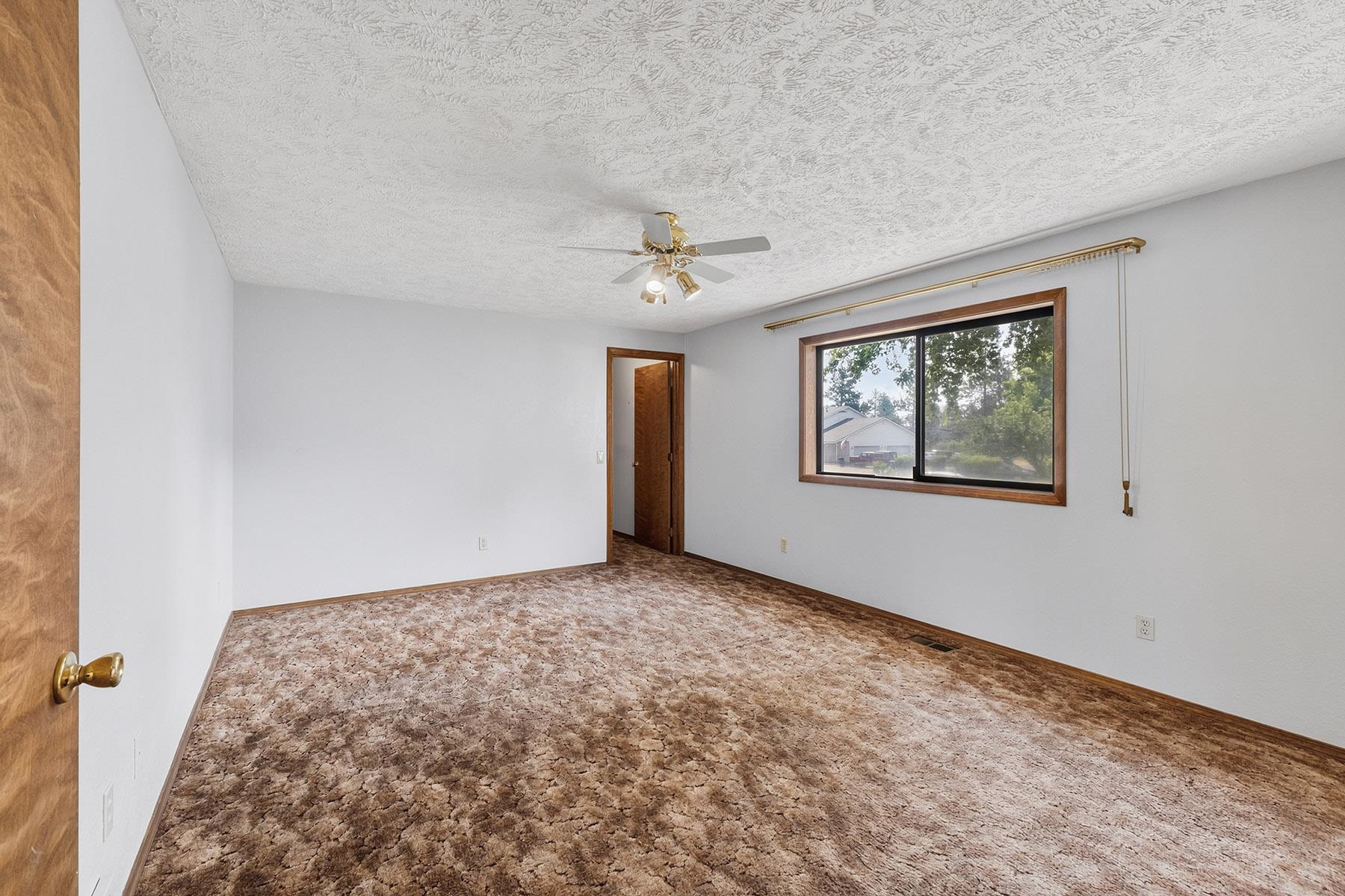 1026 E Barker St - Photo 18