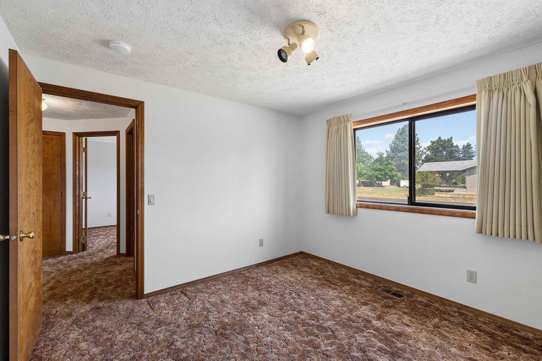 1026 E Barker St - Photo 31