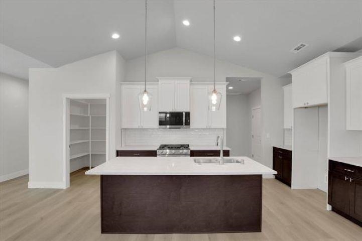 1109 -15 N Country Club Dr - Photo 8