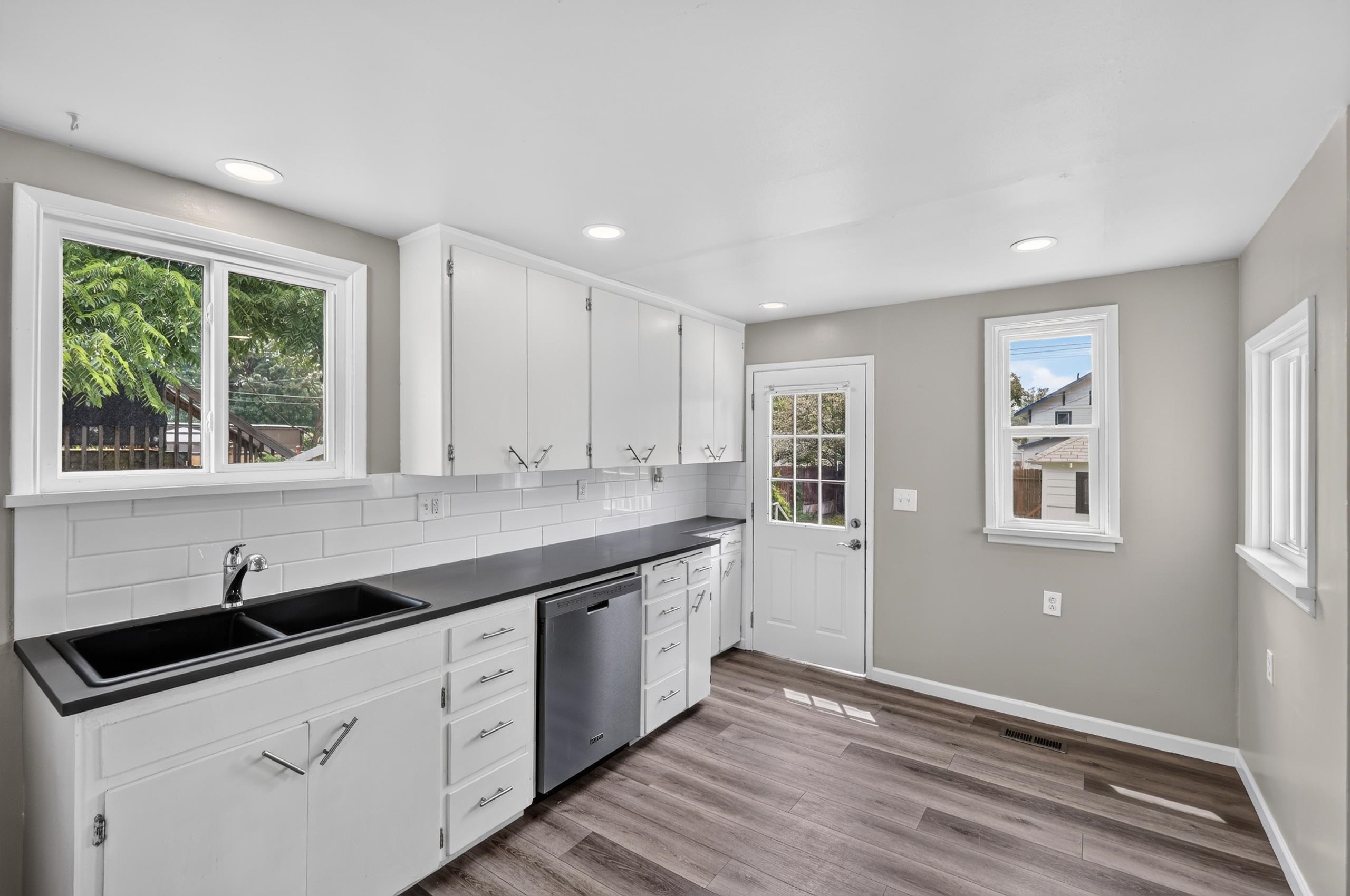 713 W Jackson Ave - Photo 13