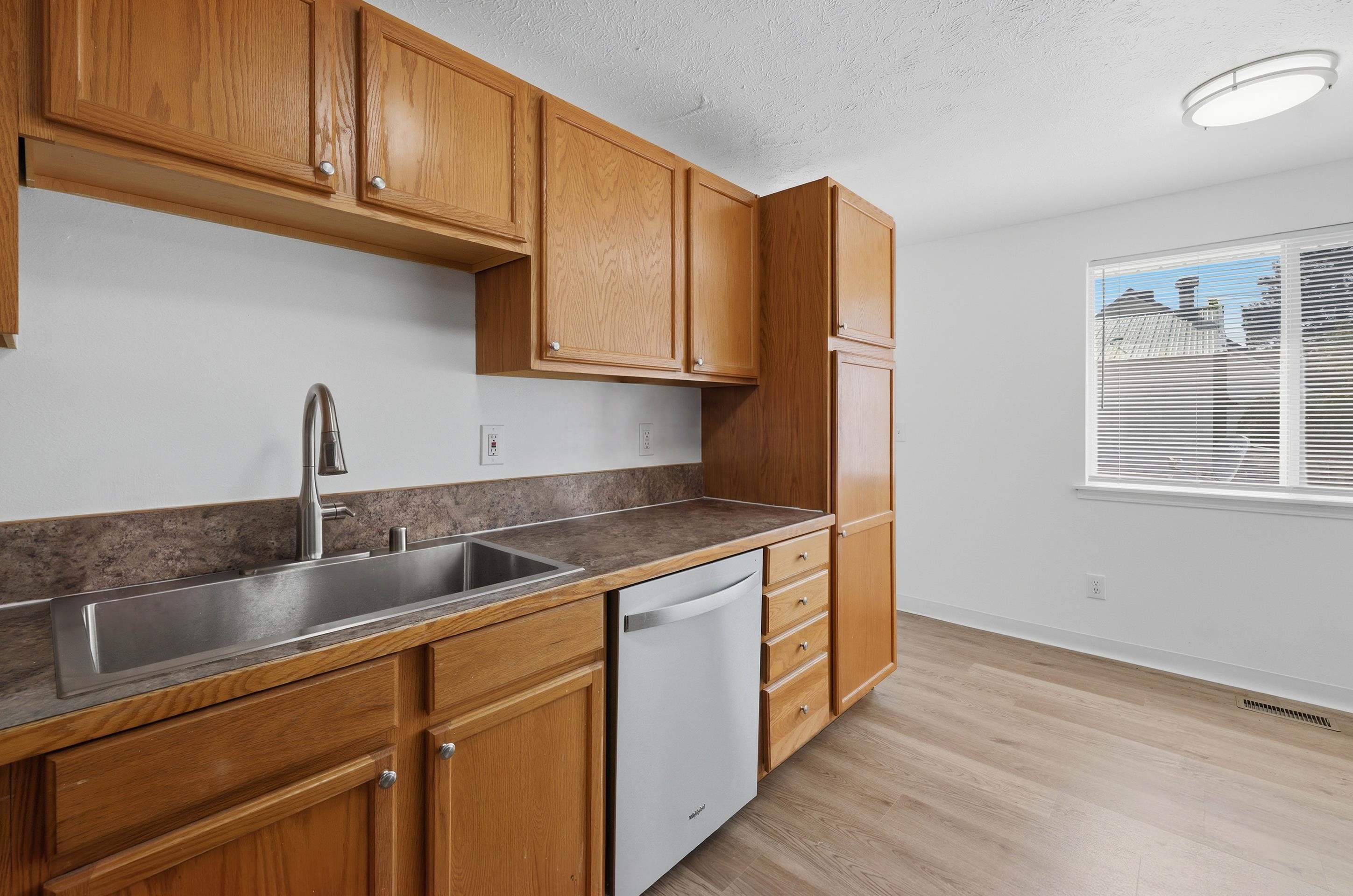 2407 E Columbia Ave - Photo 25
