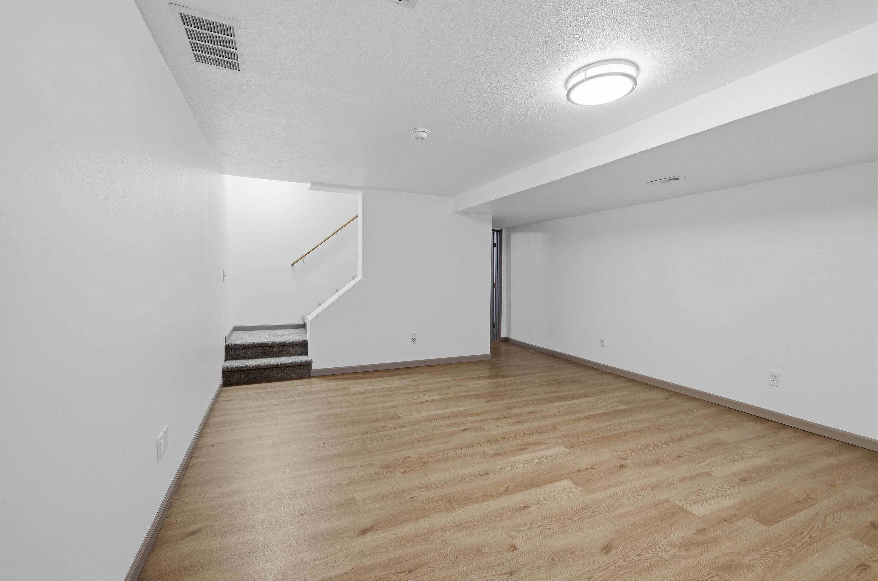 2407 E Columbia Ave - Photo 32