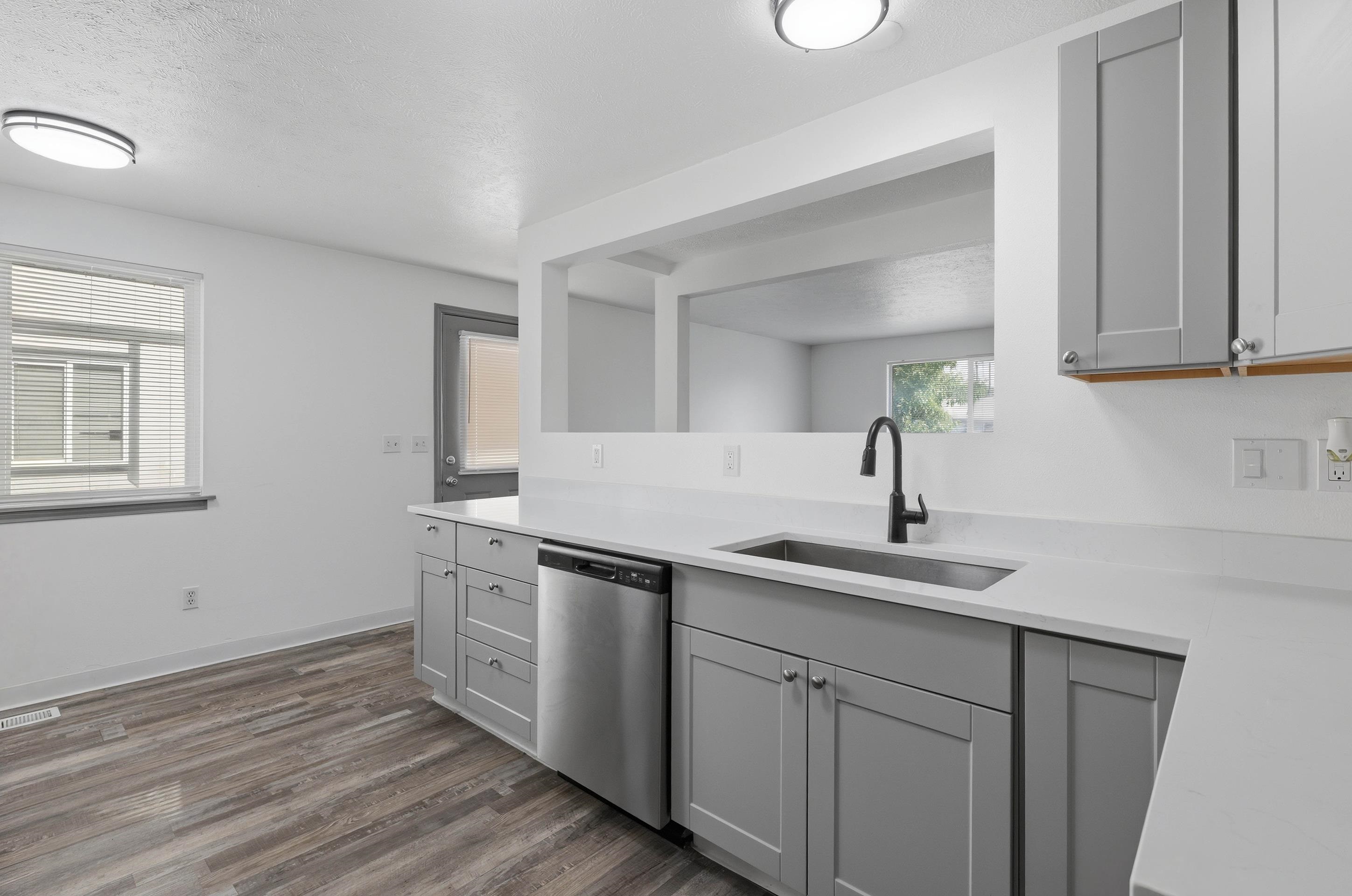 2407 E Columbia Ave - Photo 4