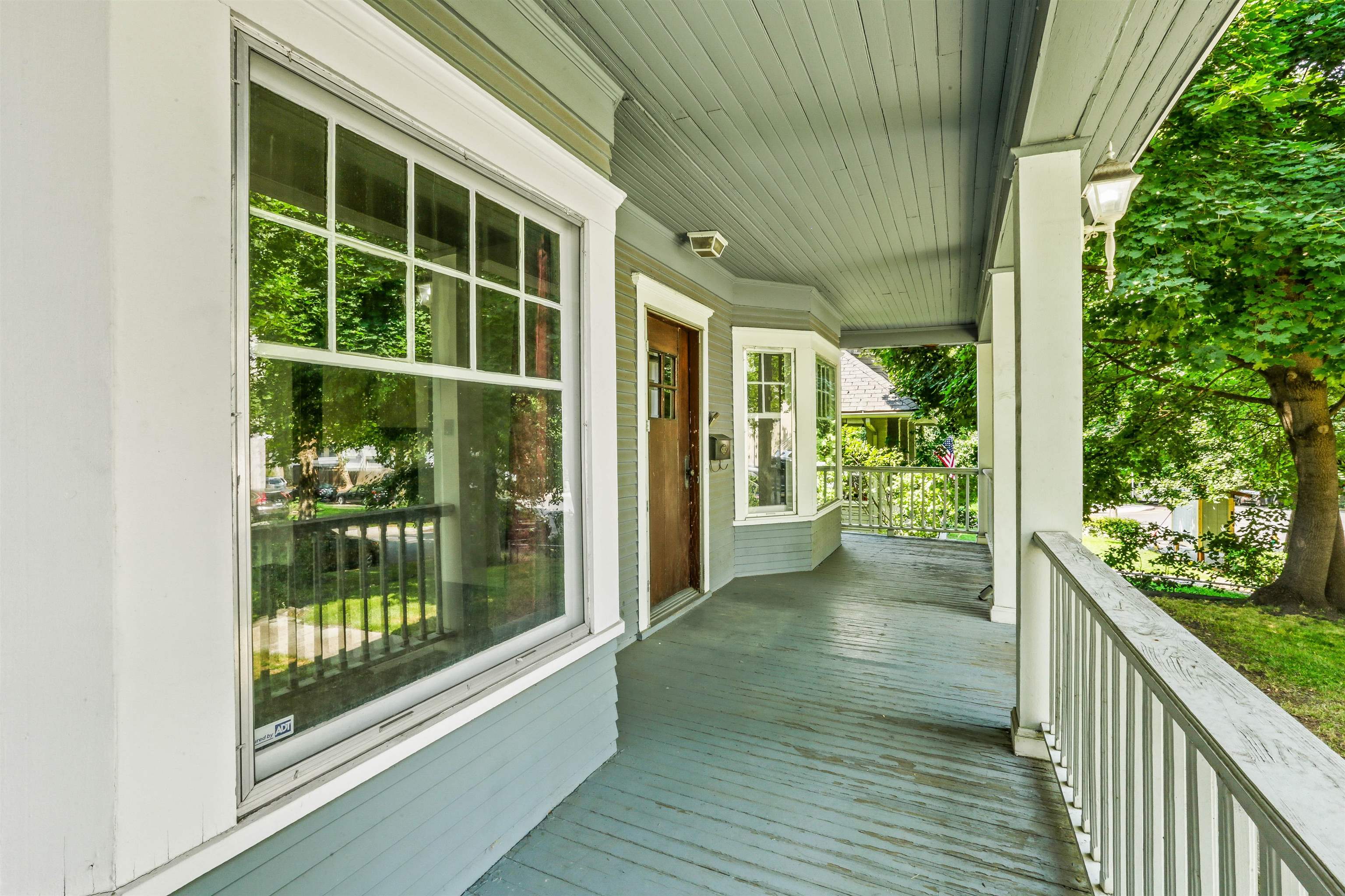 1035 W 10th Ave - Photo 2