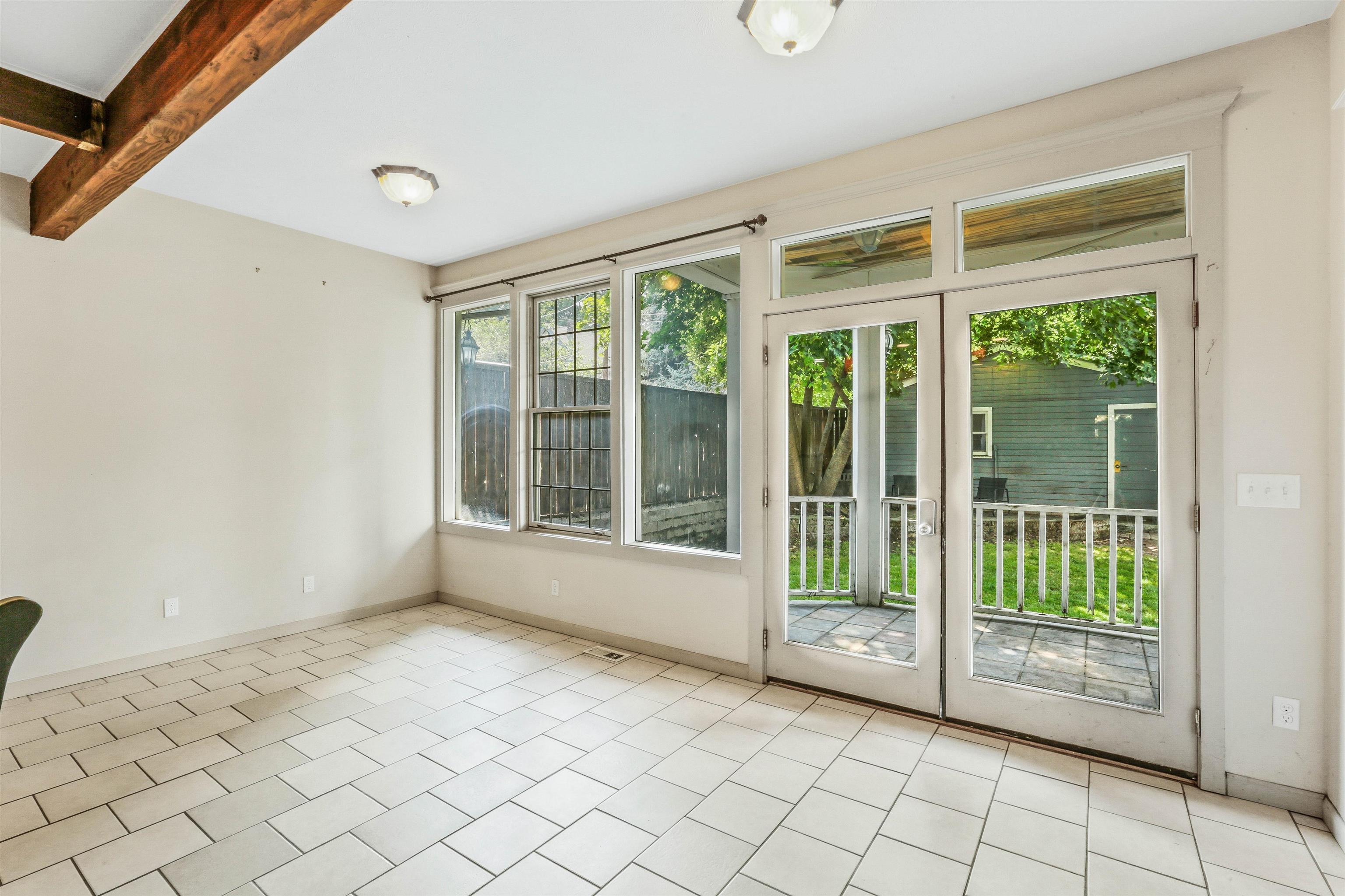 1035 W 10th Ave - Photo 10