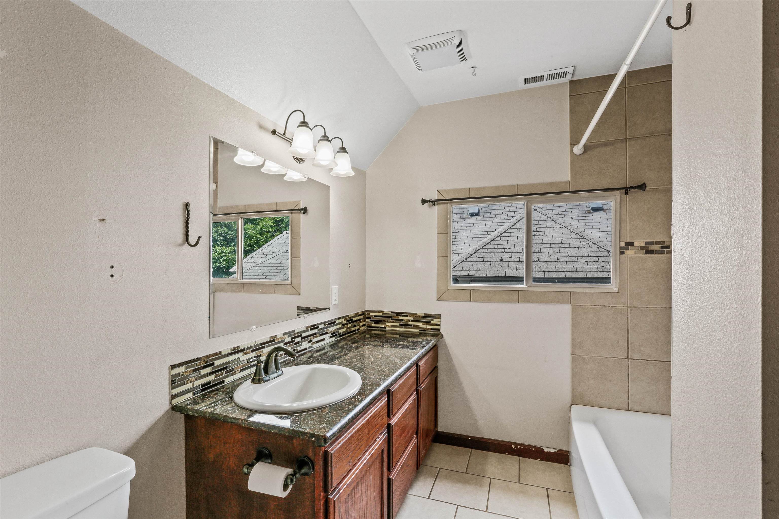 1035 W 10th Ave - Photo 14