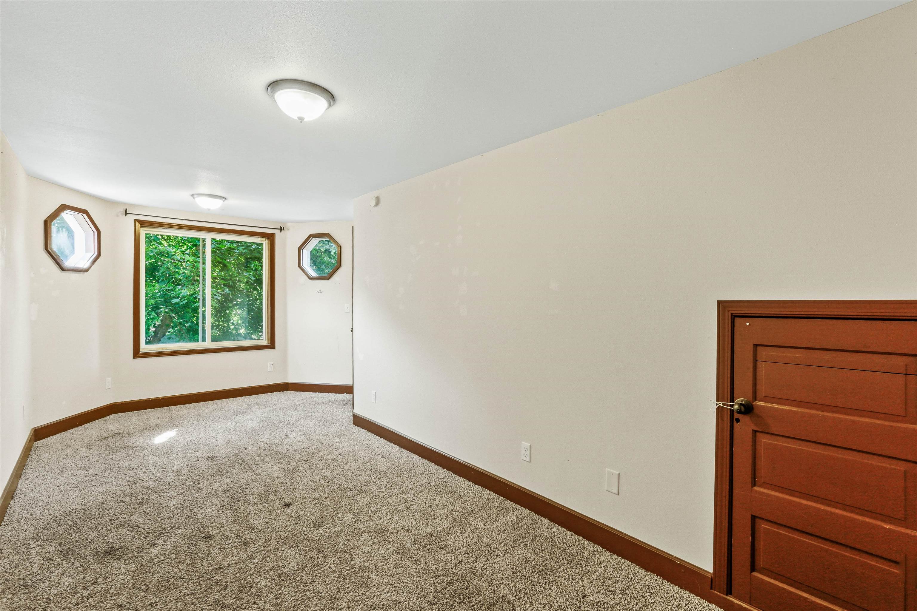 1035 W 10th Ave - Photo 15