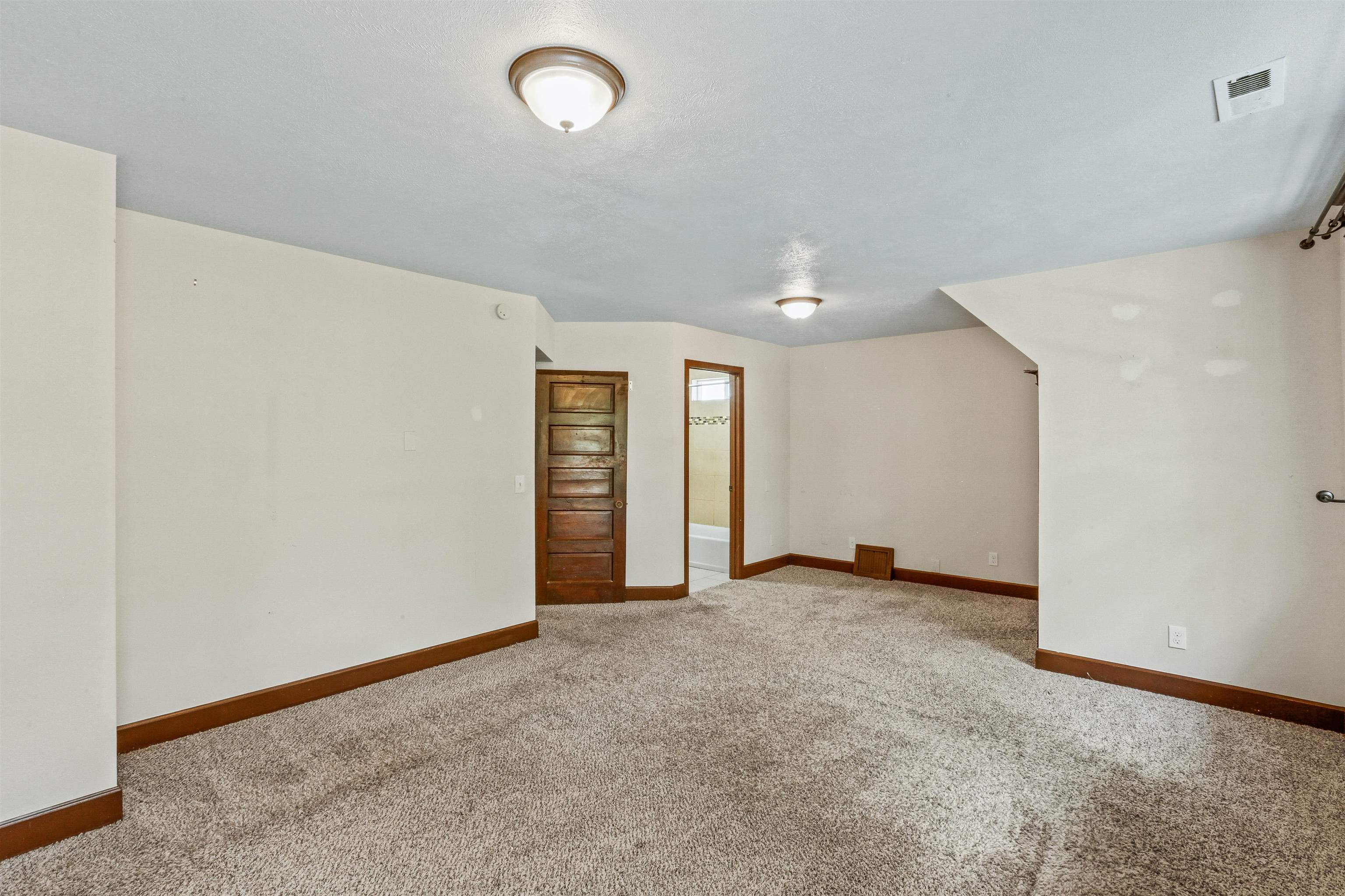1035 W 10th Ave - Photo 18