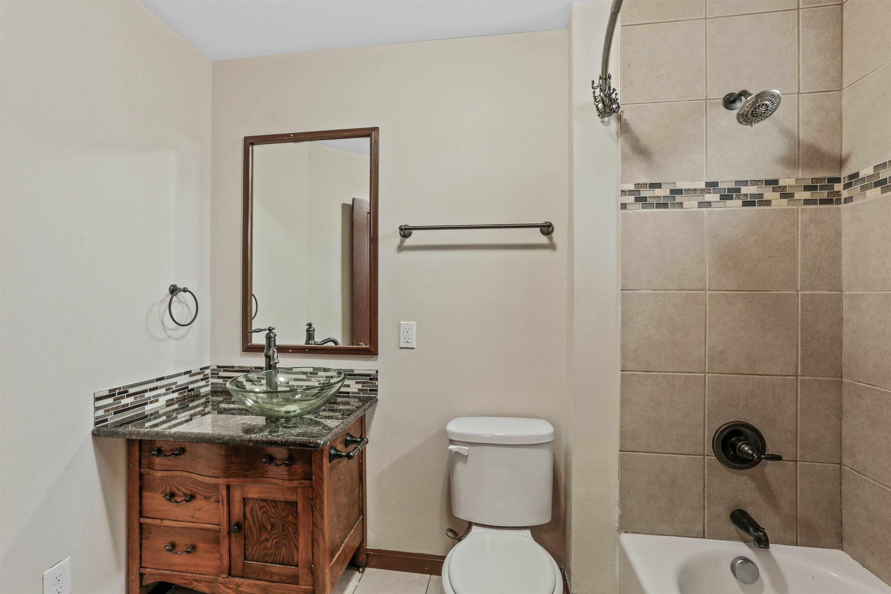 1035 W 10th Ave - Photo 19