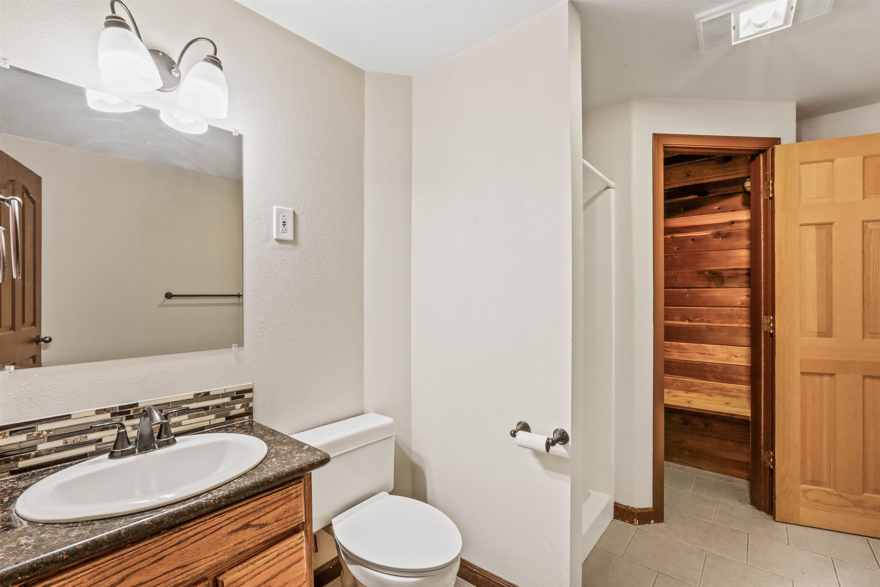 1035 W 10th Ave - Photo 24