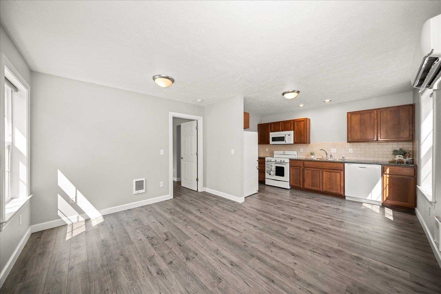1126 S Coeur d'Alene St - Photo 6