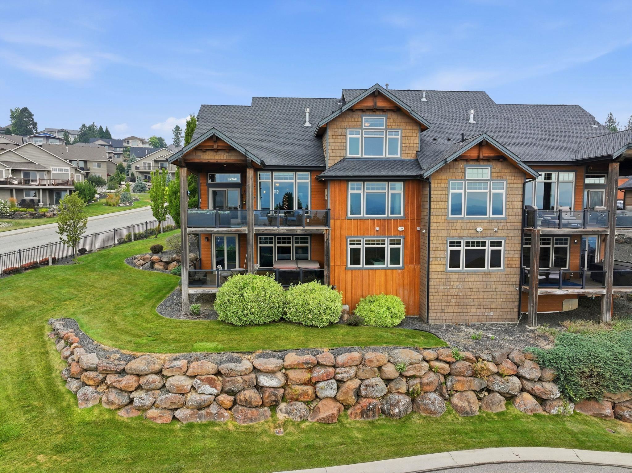 8924 E Courtview Ln - Photo 39