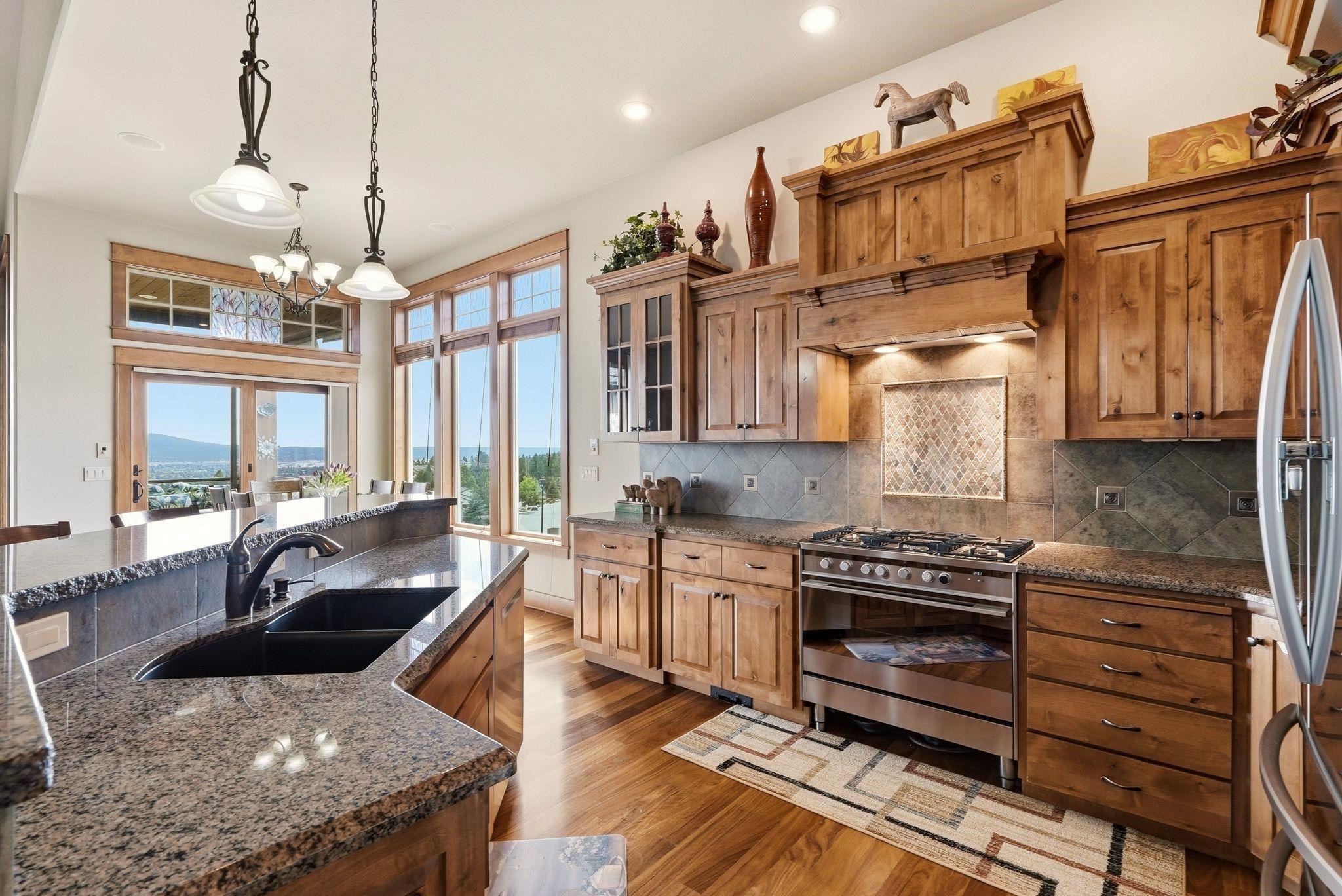 8924 E Courtview Ln - Photo 14