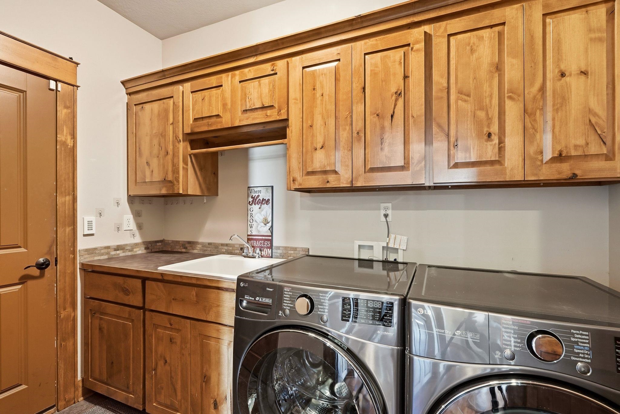 8924 E Courtview Ln - Photo 25